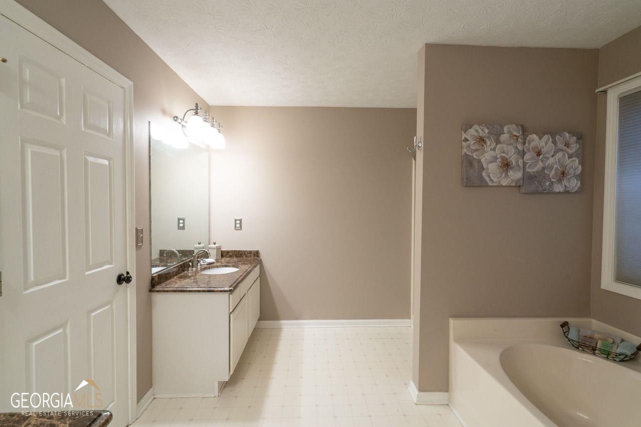 6435 Taylor Creek Court Property Photo 33