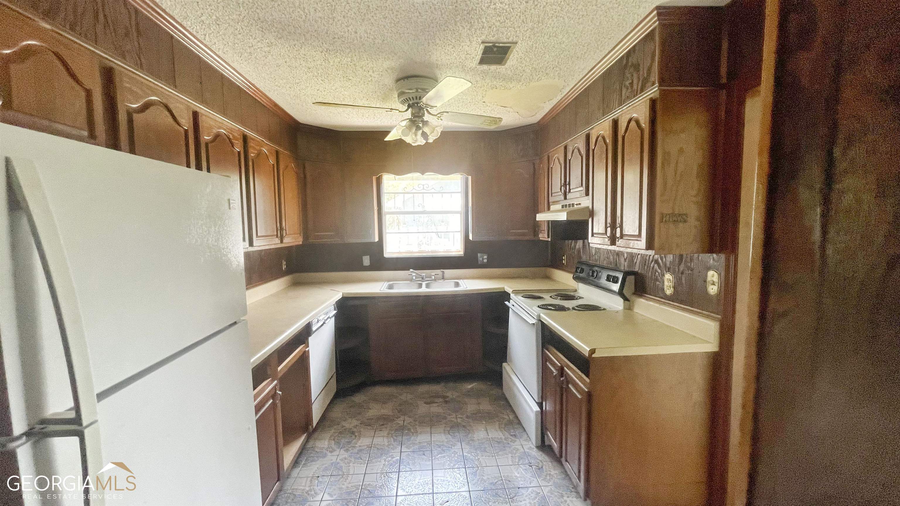 3609 Coventry Drive Property Photo 2