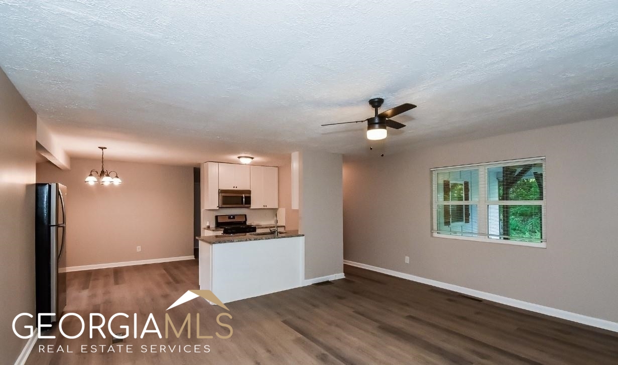 2255 Hunt Road Property Photo 2