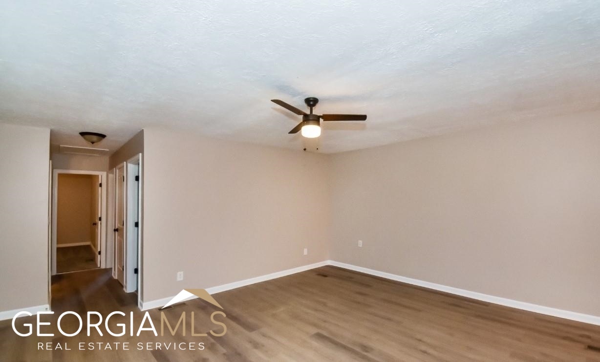 2255 Hunt Road Property Photo 3