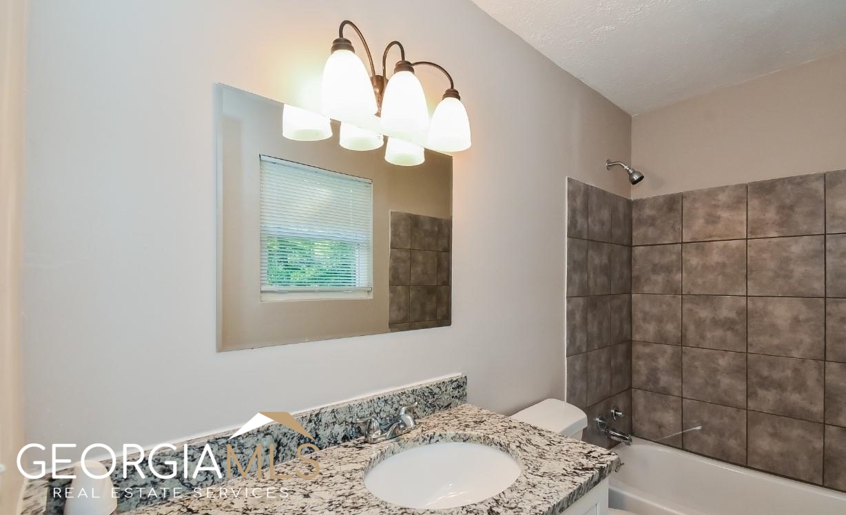 2255 Hunt Road Property Photo 8