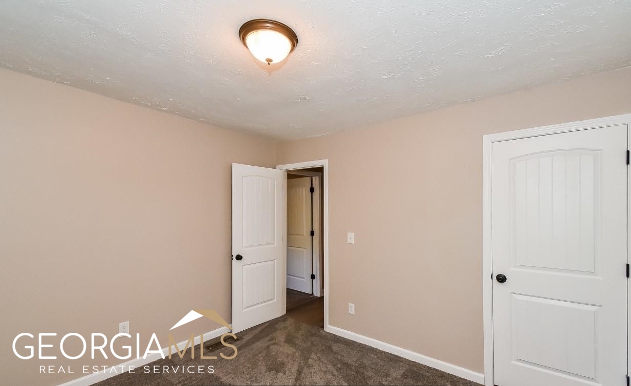 2255 Hunt Road Property Photo 10