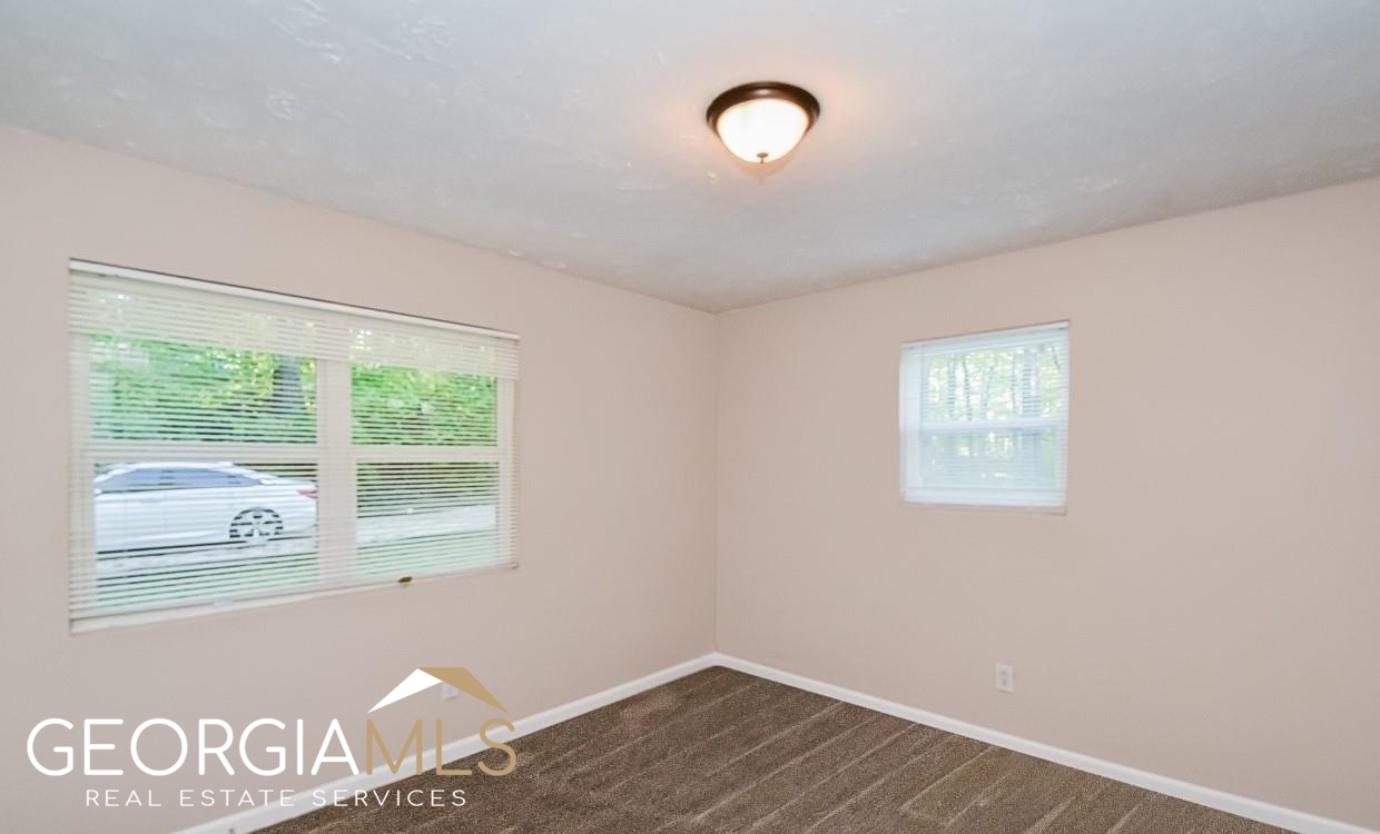 2255 Hunt Road Property Photo 11