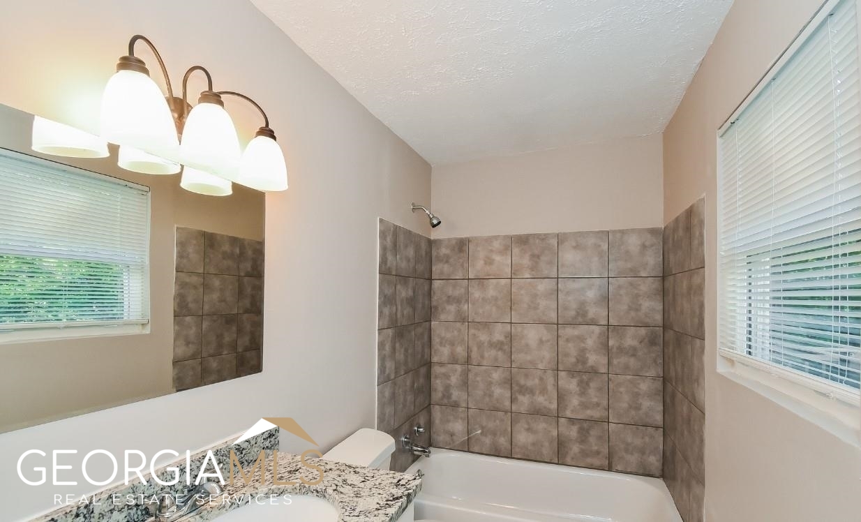 2255 Hunt Road Property Photo 14