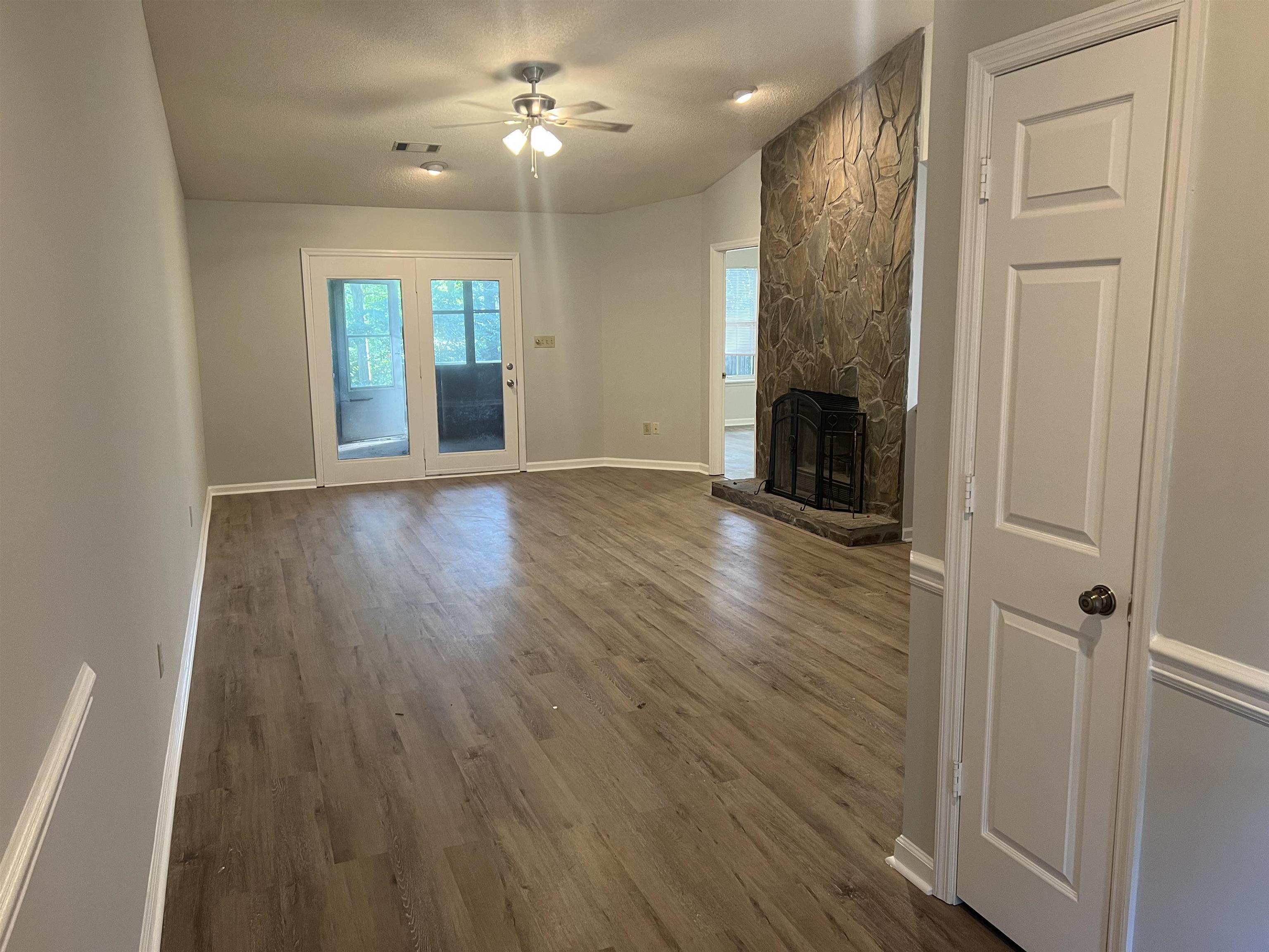 341 Somerset Drive Property Photo 1