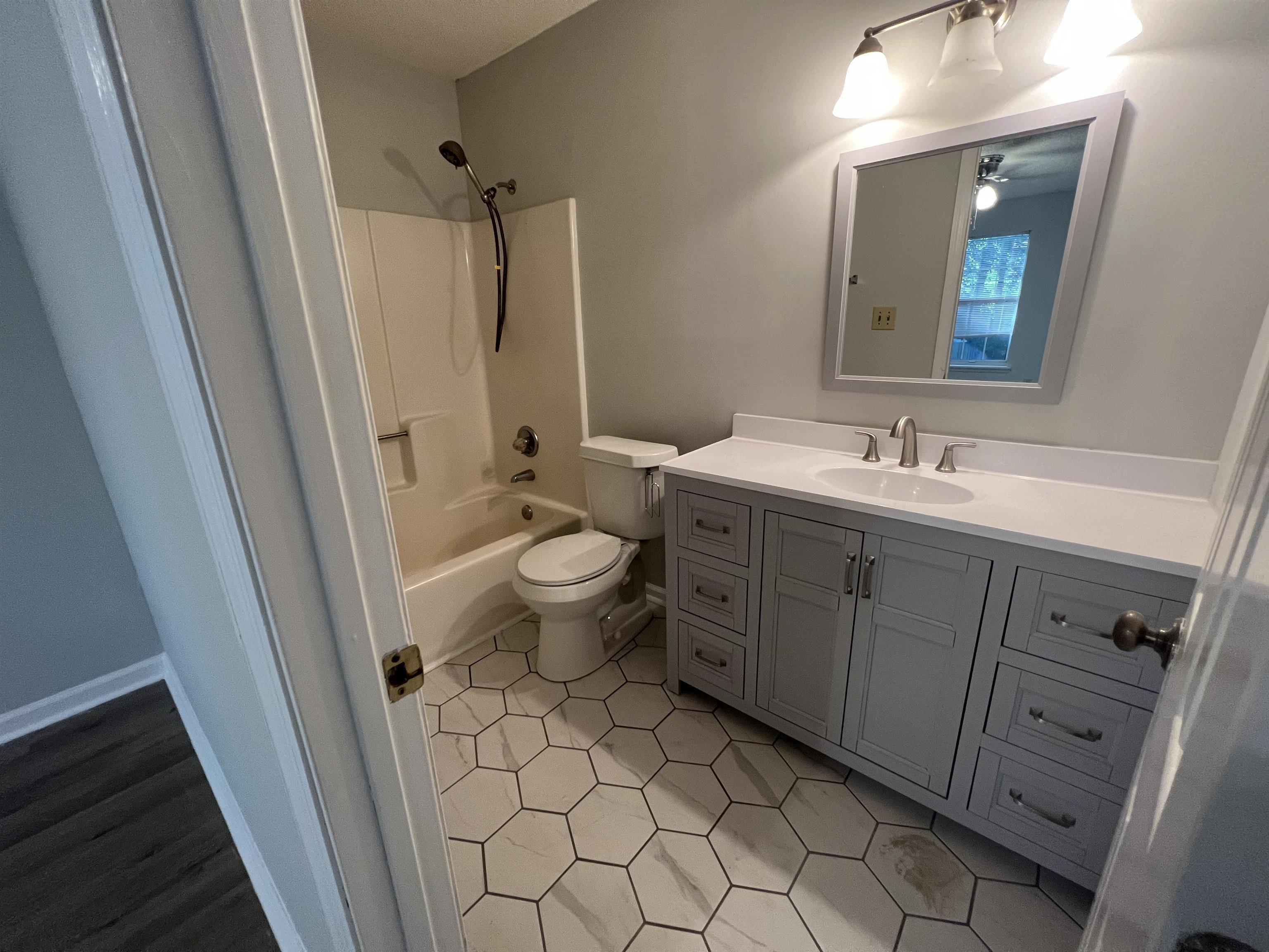 341 Somerset Drive Property Photo 3