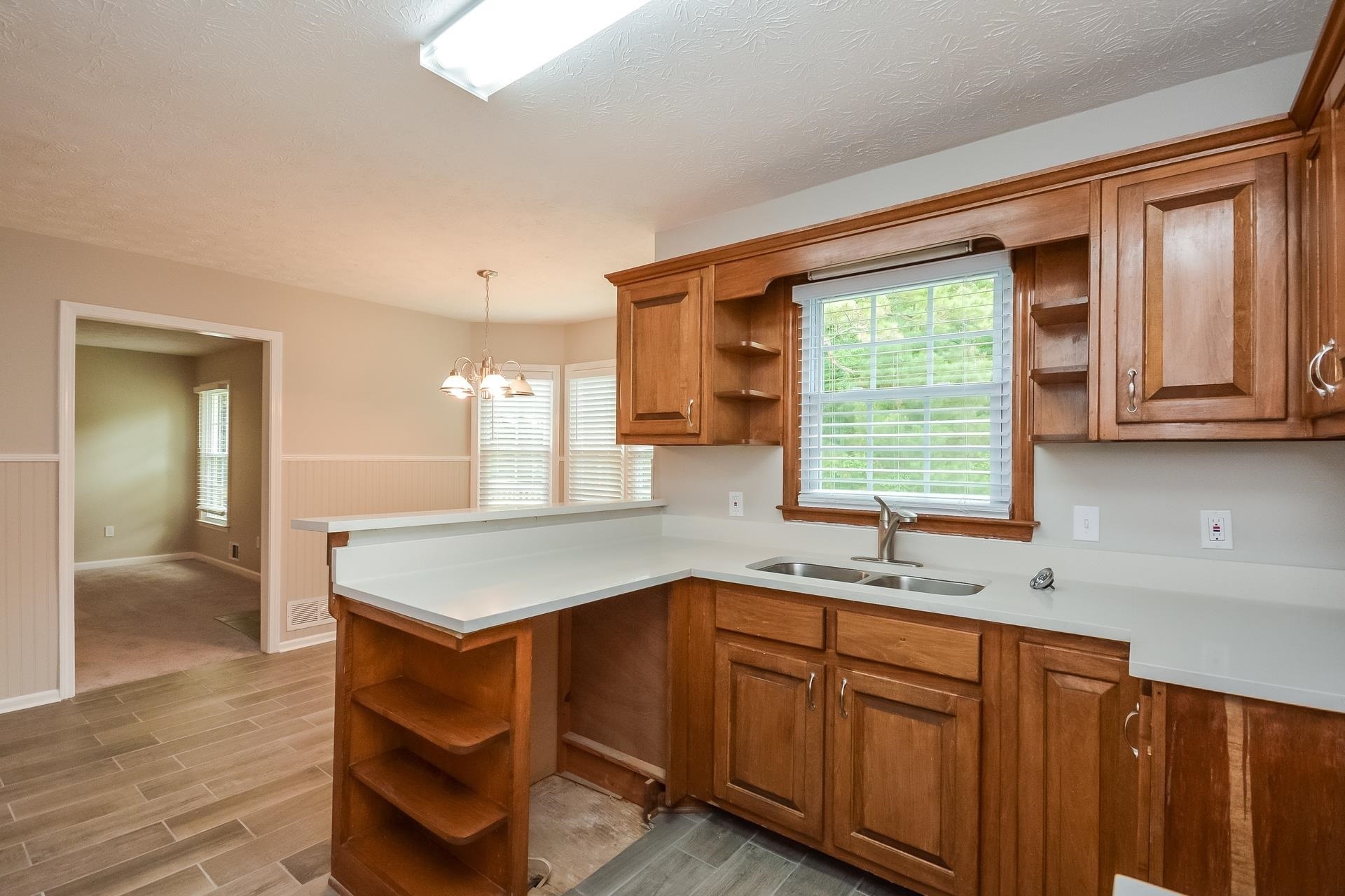 1600 Summit Point Property Photo 9