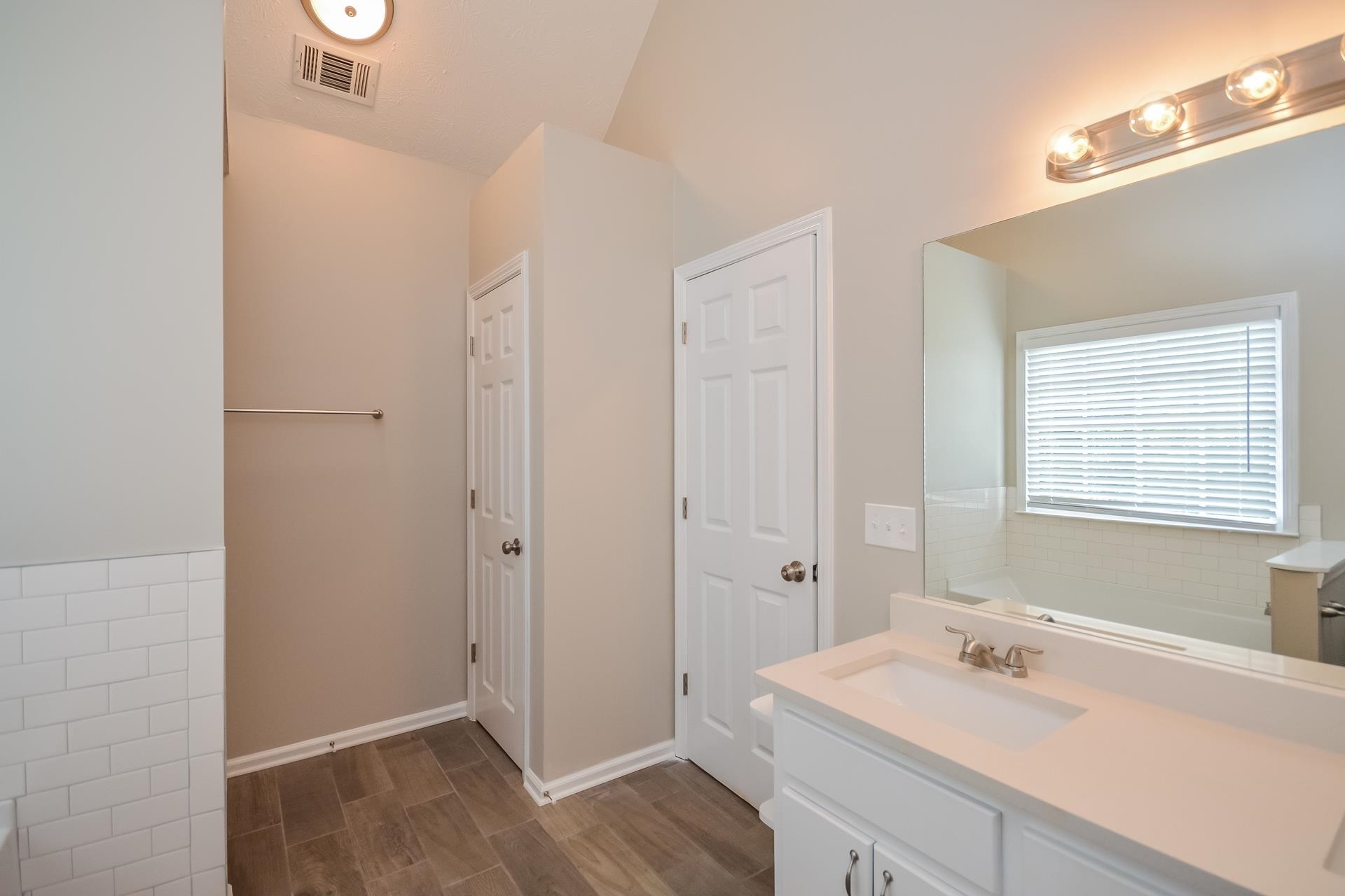 1600 Summit Point Property Photo 13