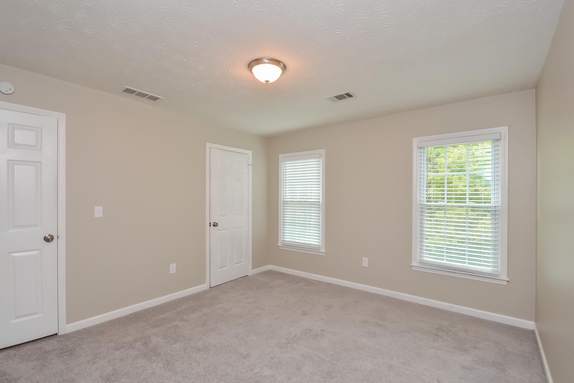 1600 Summit Point Property Photo 14