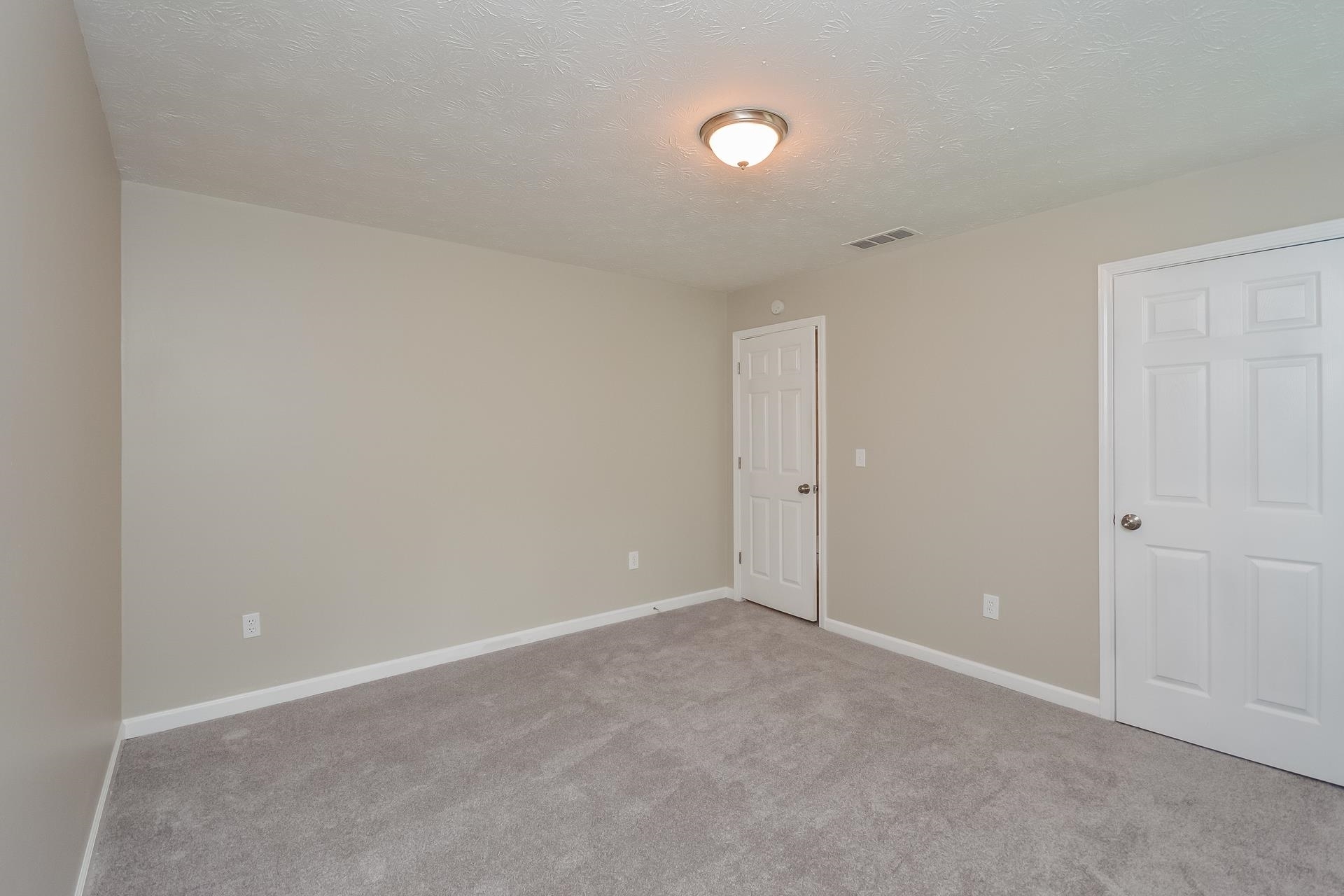 1600 Summit Point Property Photo 15