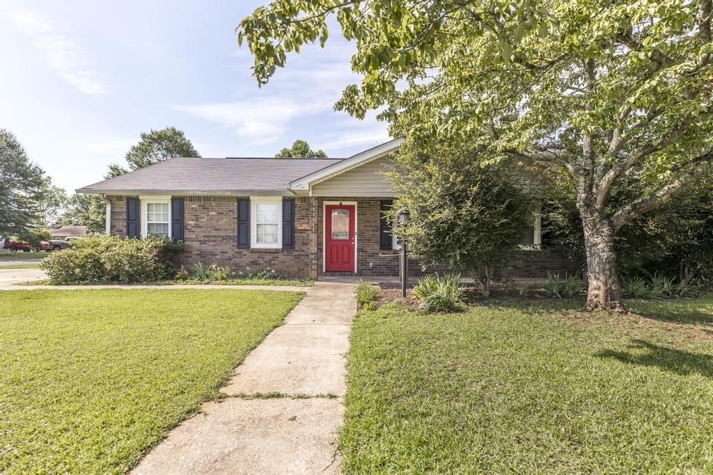 112 Woodcarver Trail