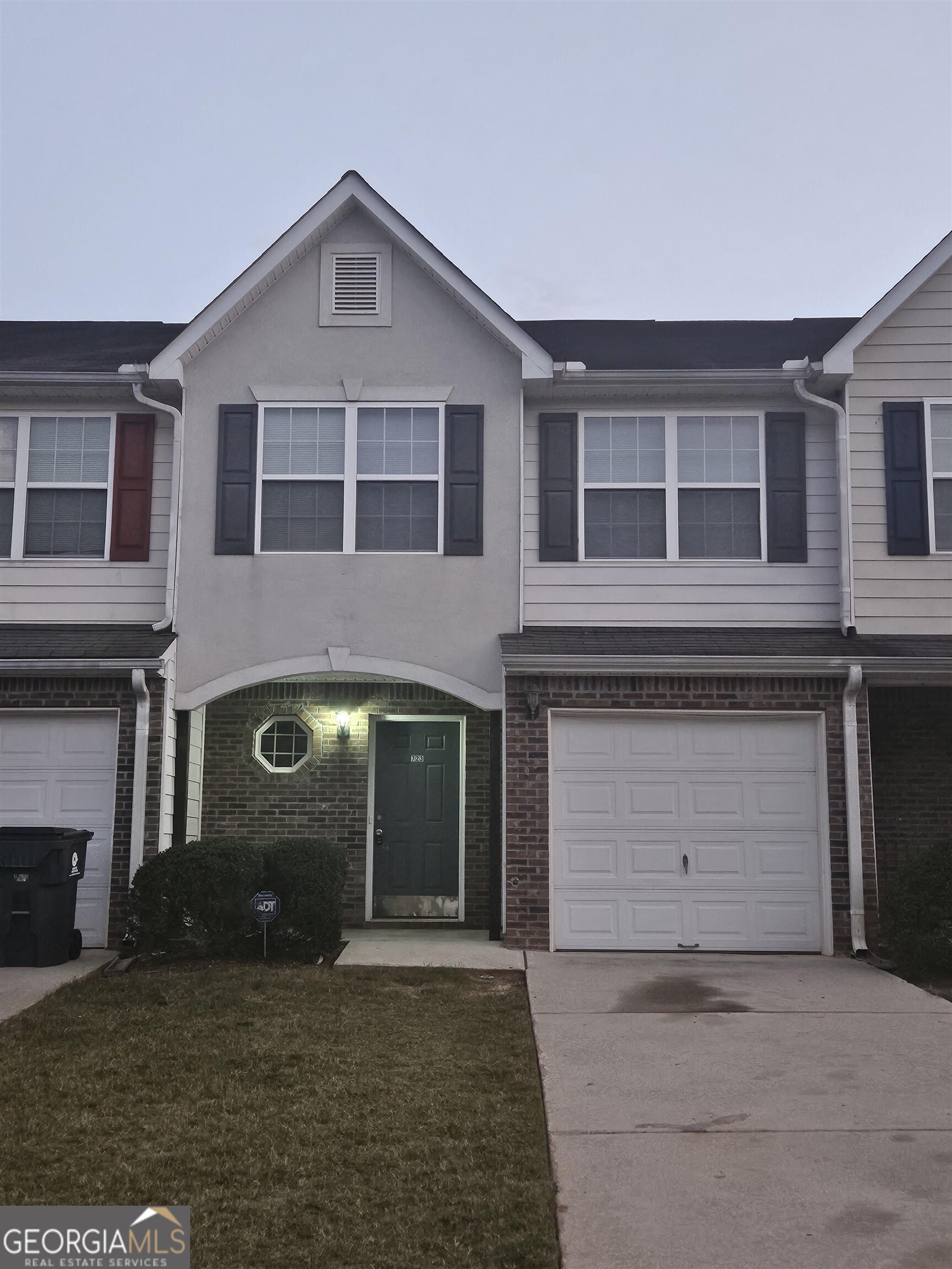 723 Georgetown Court Property Photo 2