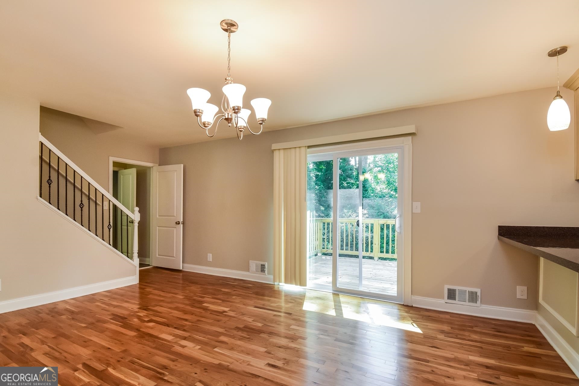5485 Deerfield Trail Property Photo 5