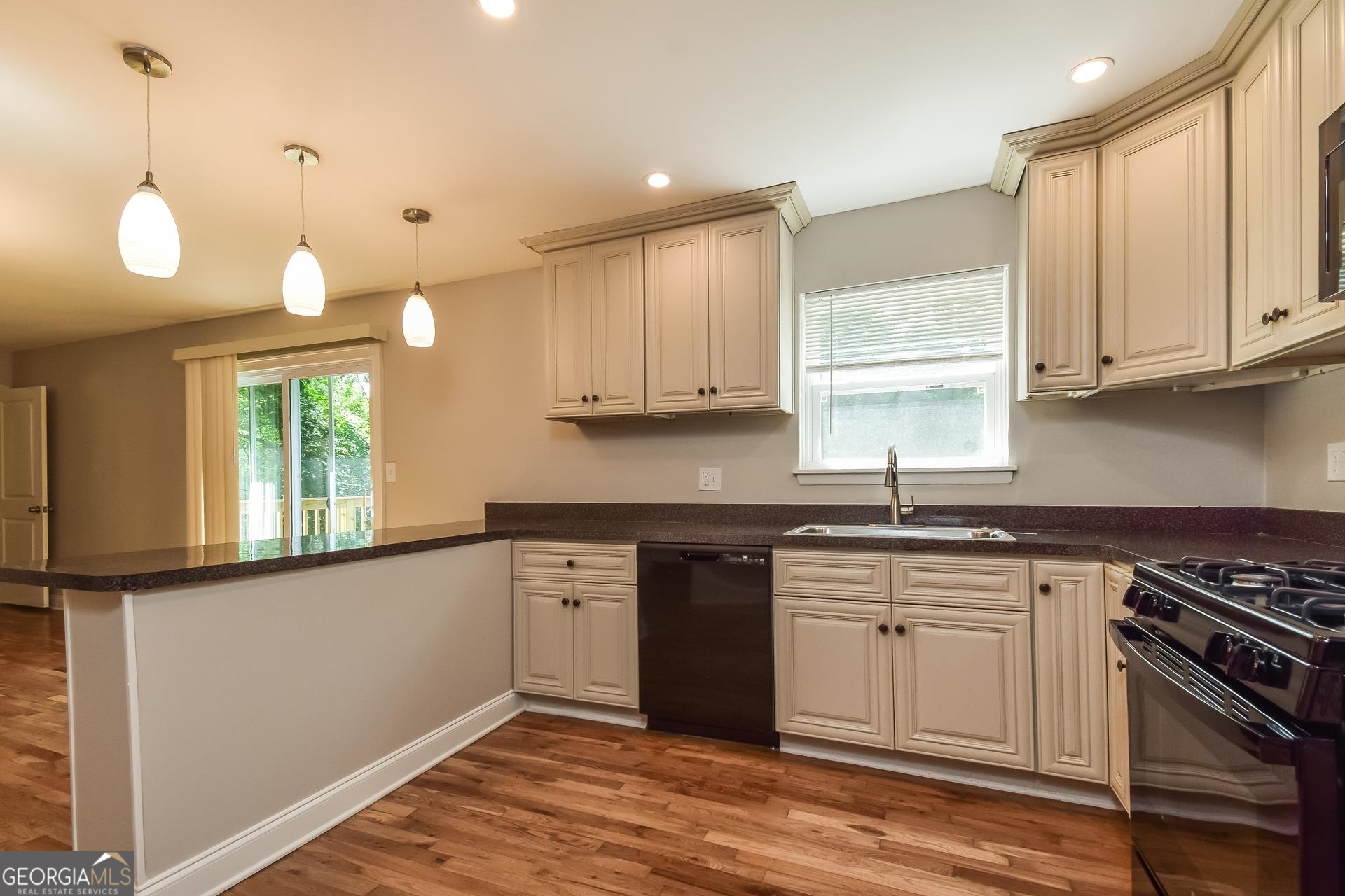 5485 Deerfield Trail Property Photo 7