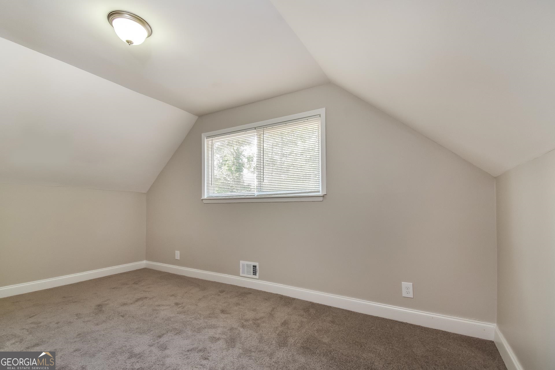 5485 Deerfield Trail Property Photo 10