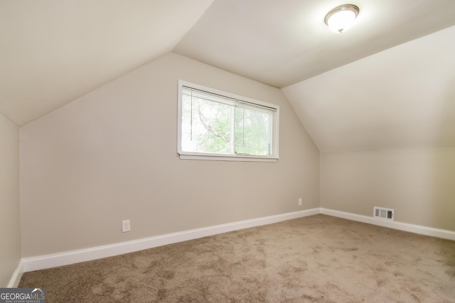5485 Deerfield Trail Property Photo 11