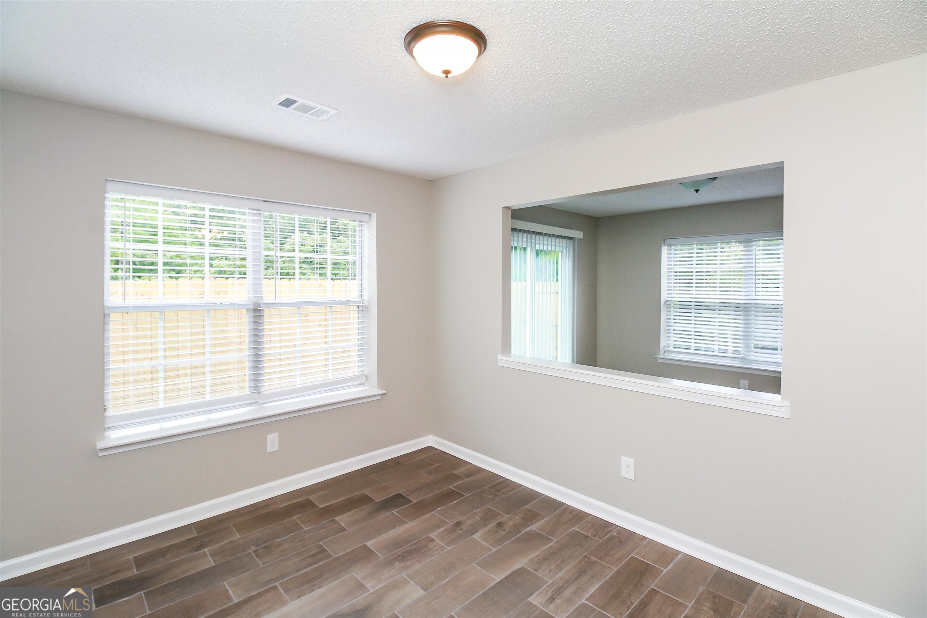 10127 Deep Creek Drive Property Photo 3