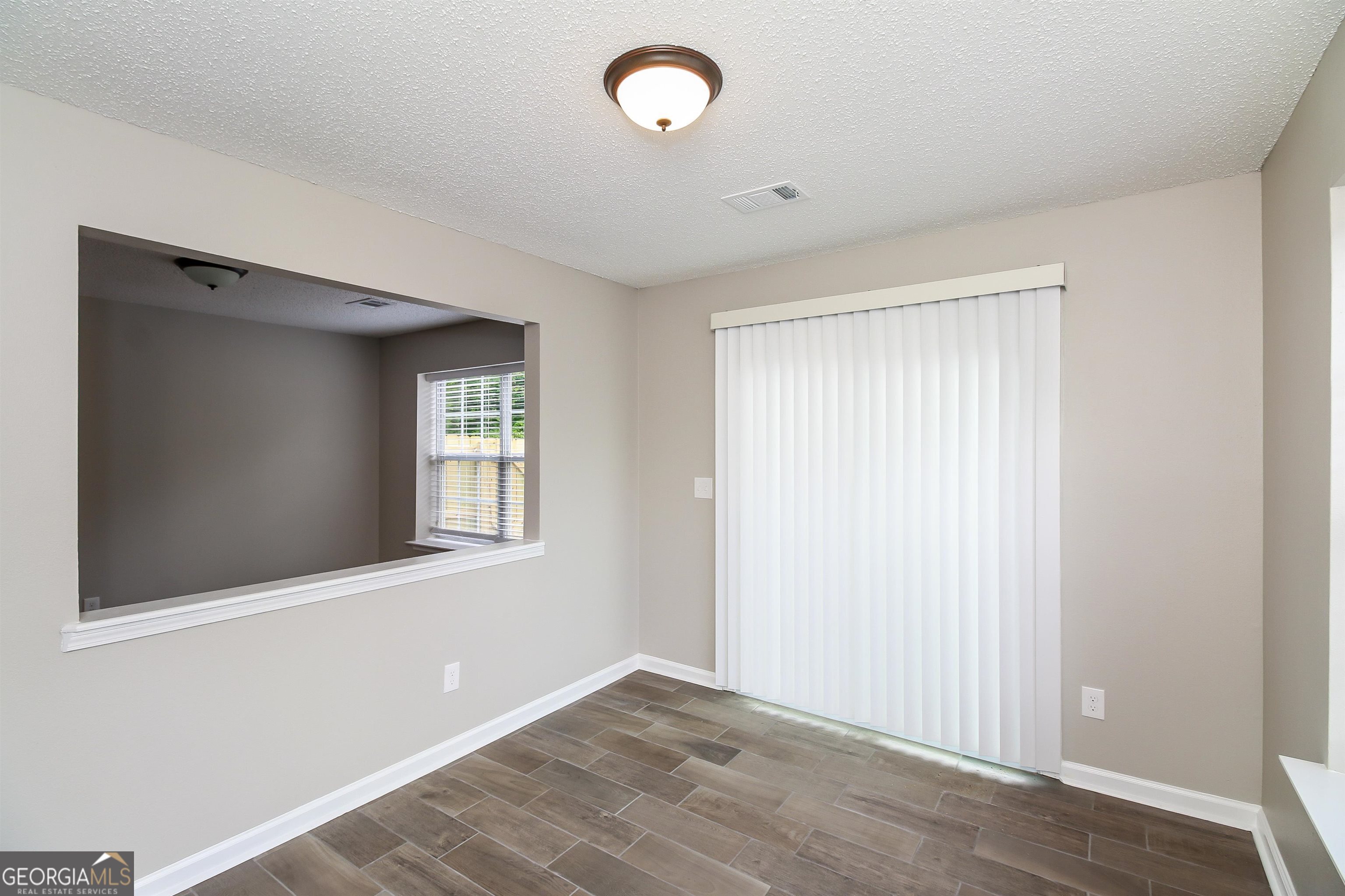 10127 Deep Creek Drive Property Photo 8
