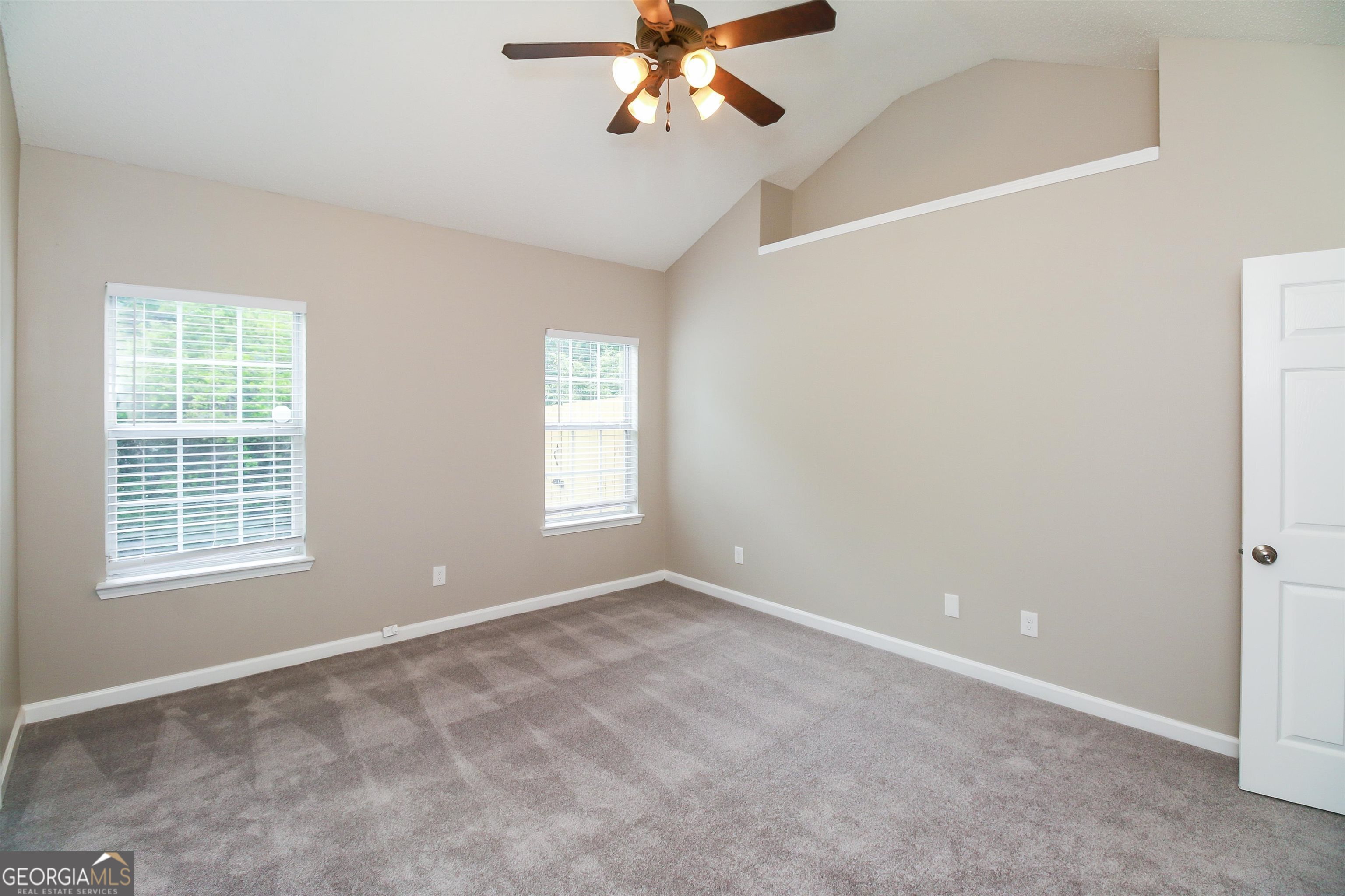 10127 Deep Creek Drive Property Photo 9