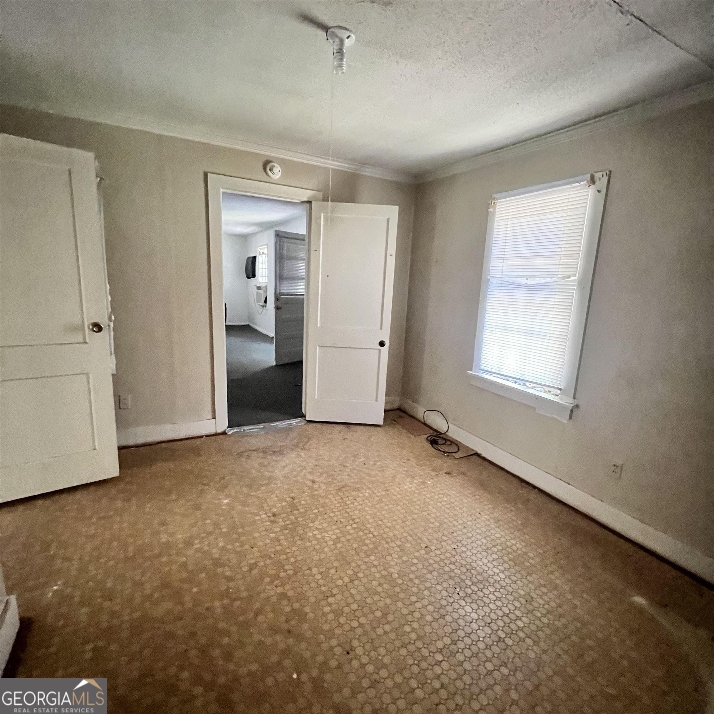 326 Shelby St Property Photo 5