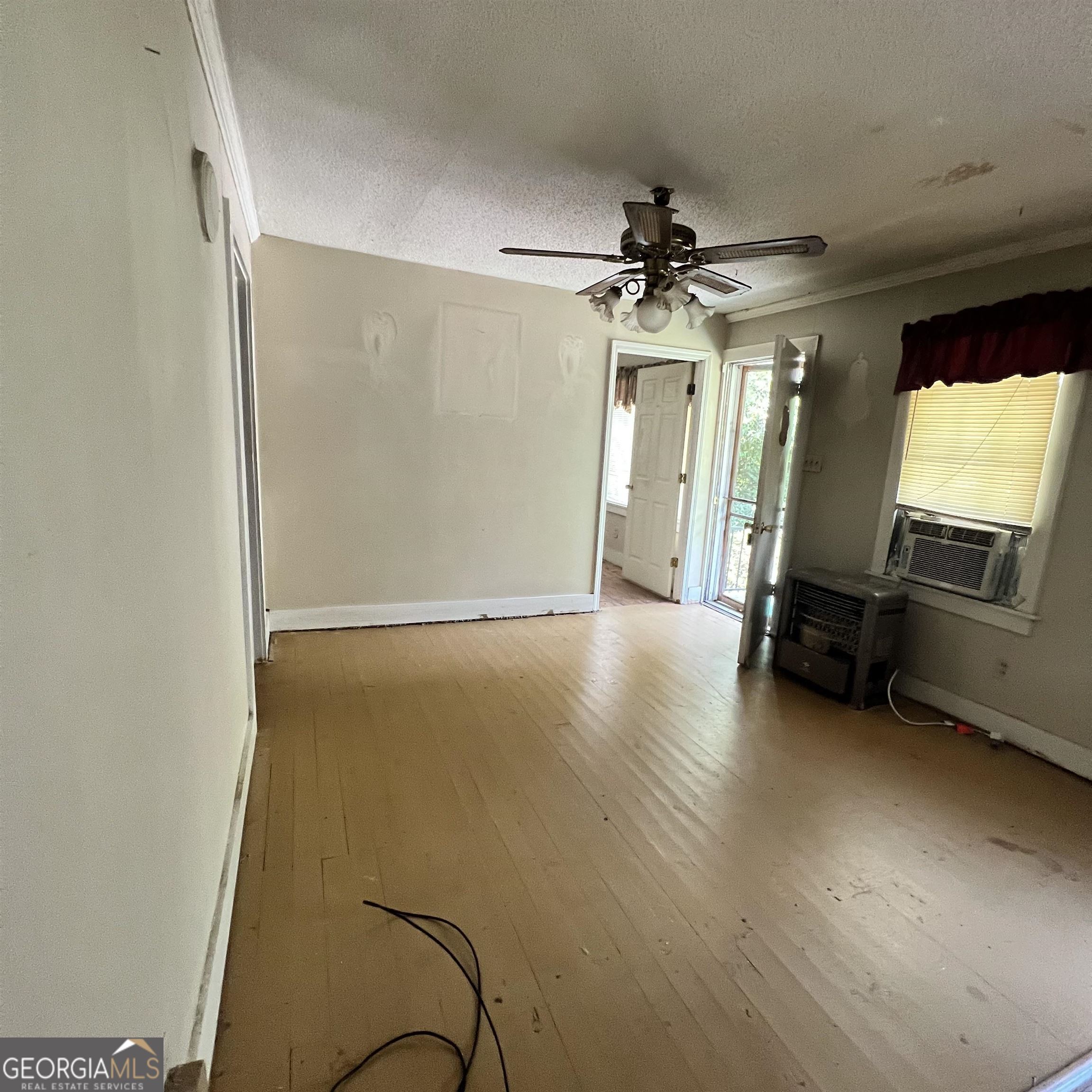 326 Shelby St Property Photo 6
