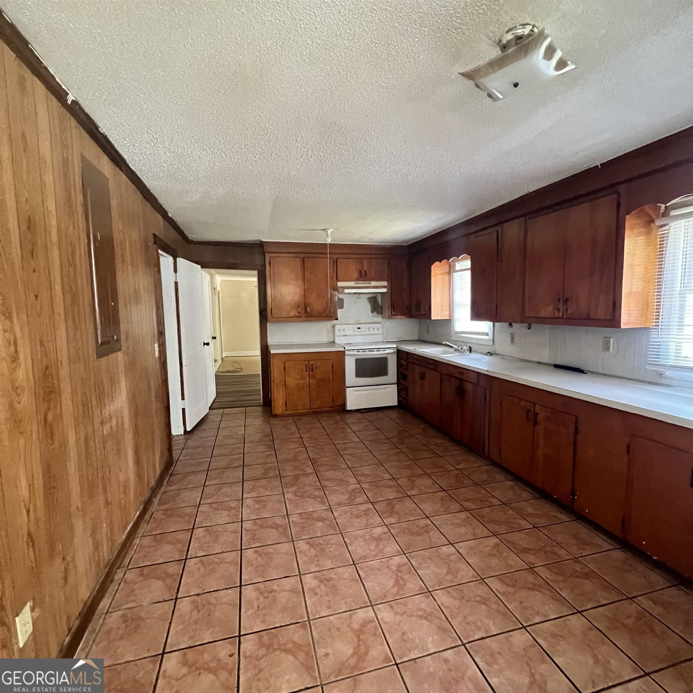 326 Shelby St Property Photo 8