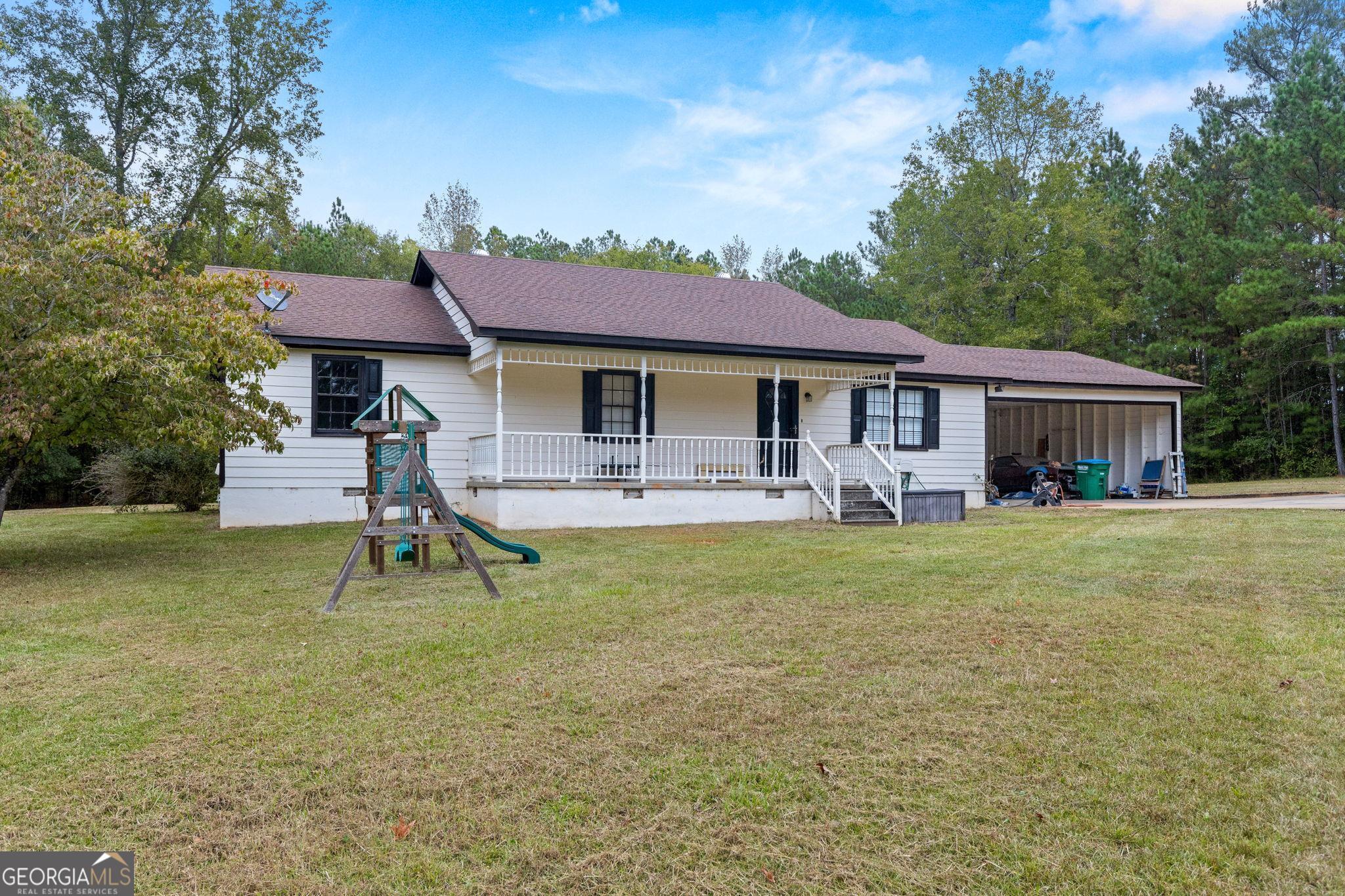 1837 Huntcliff Way Property Photo 2