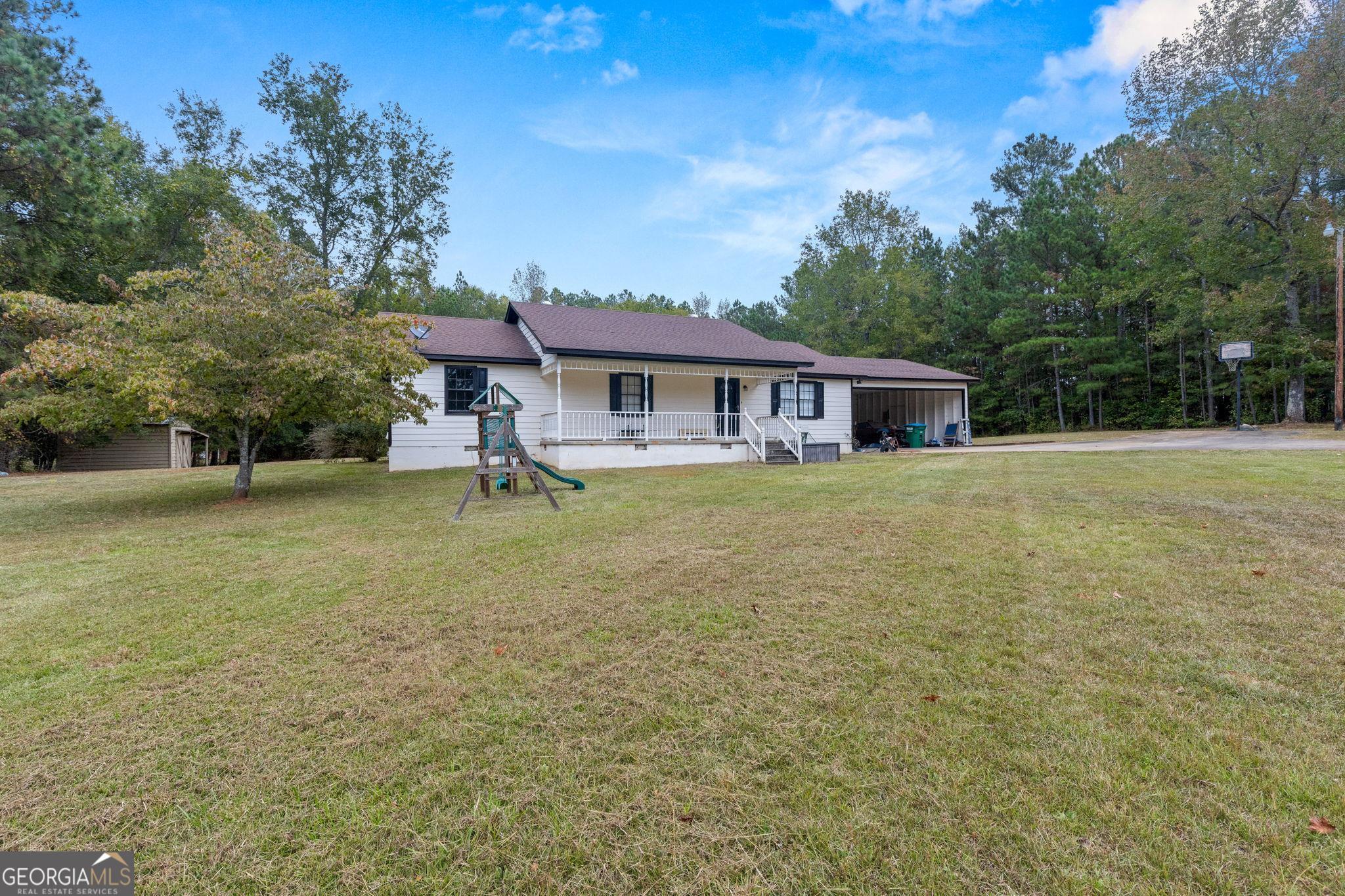 1837 Huntcliff Way Property Photo 3