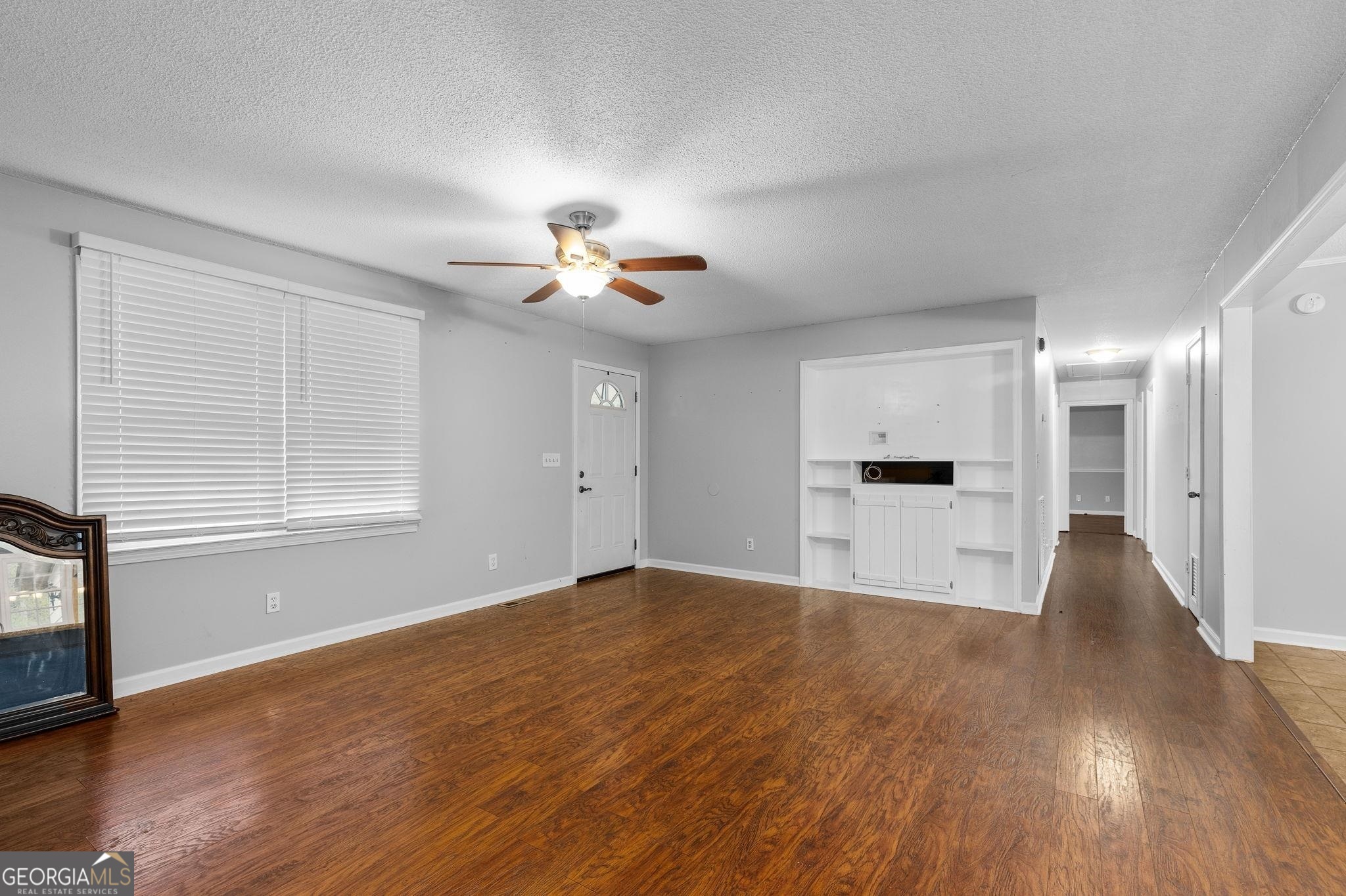 1837 Huntcliff Way Property Photo 9