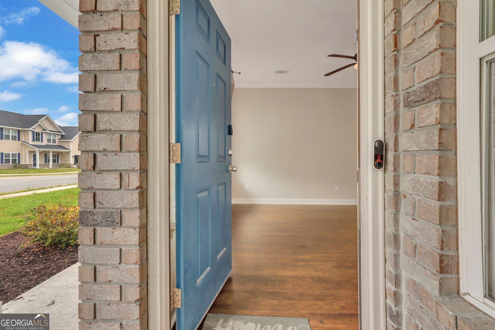 106 Thorp Circle Property Photo 4