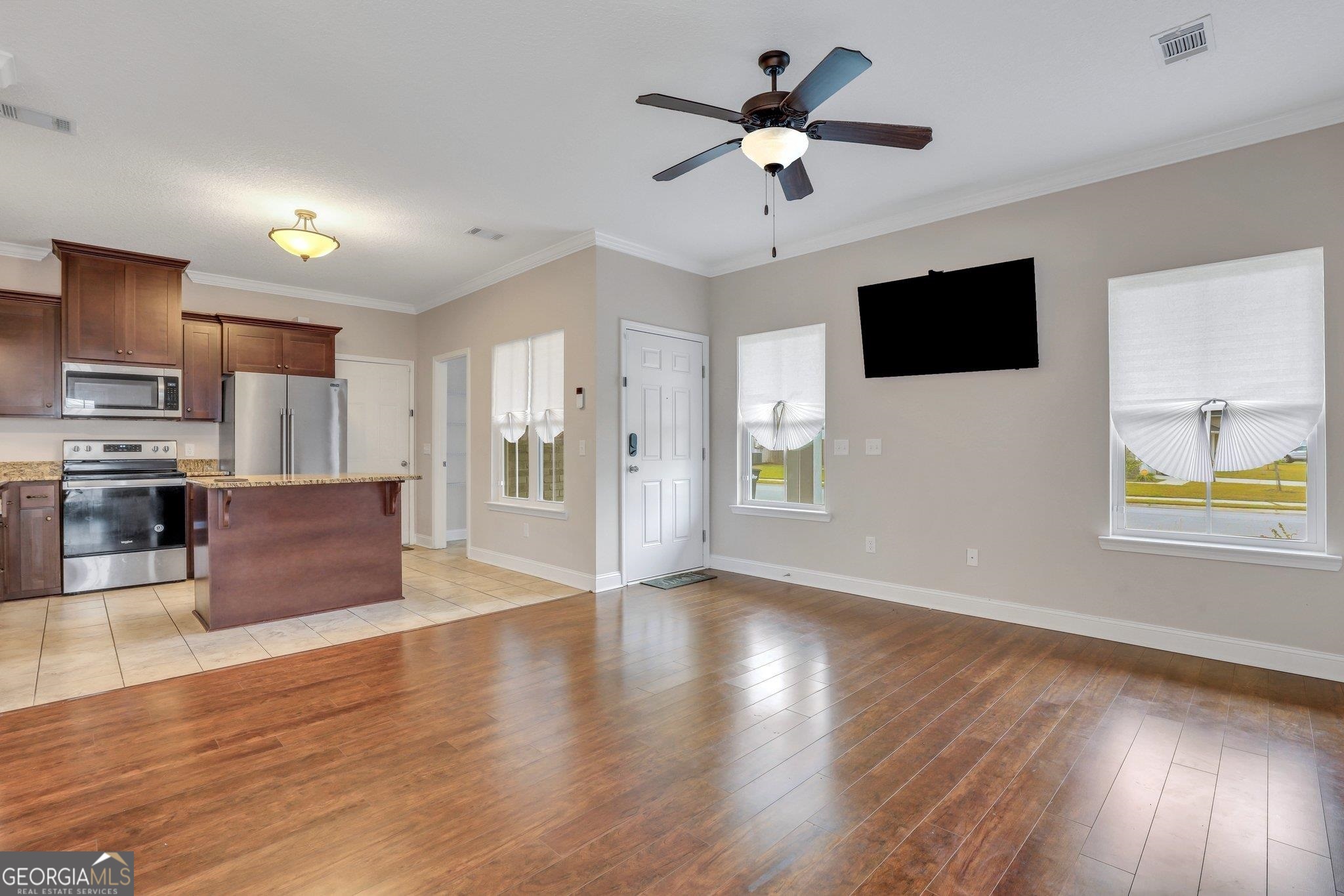 106 Thorp Circle Property Photo 7
