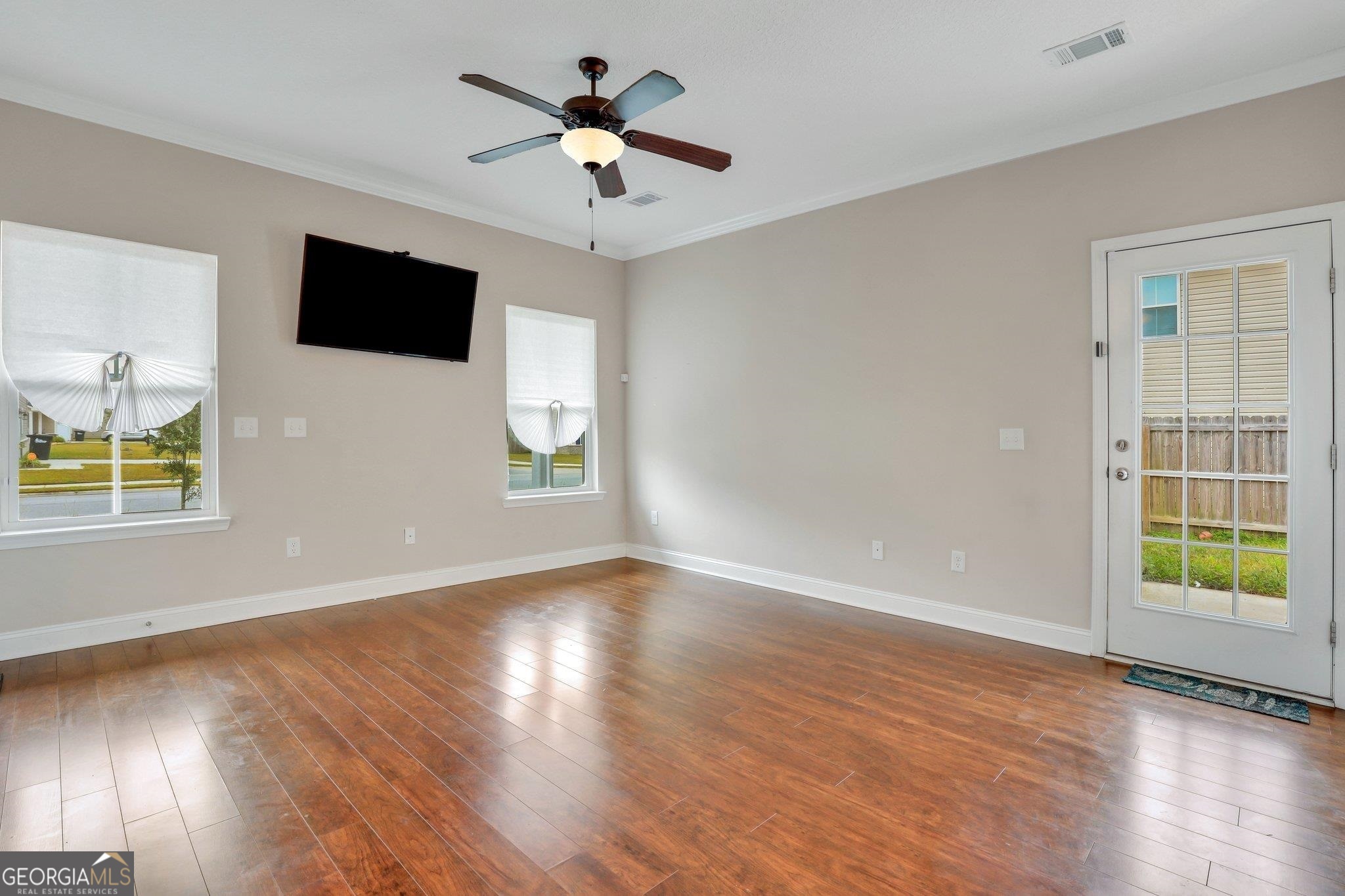 106 Thorp Circle Property Photo 8