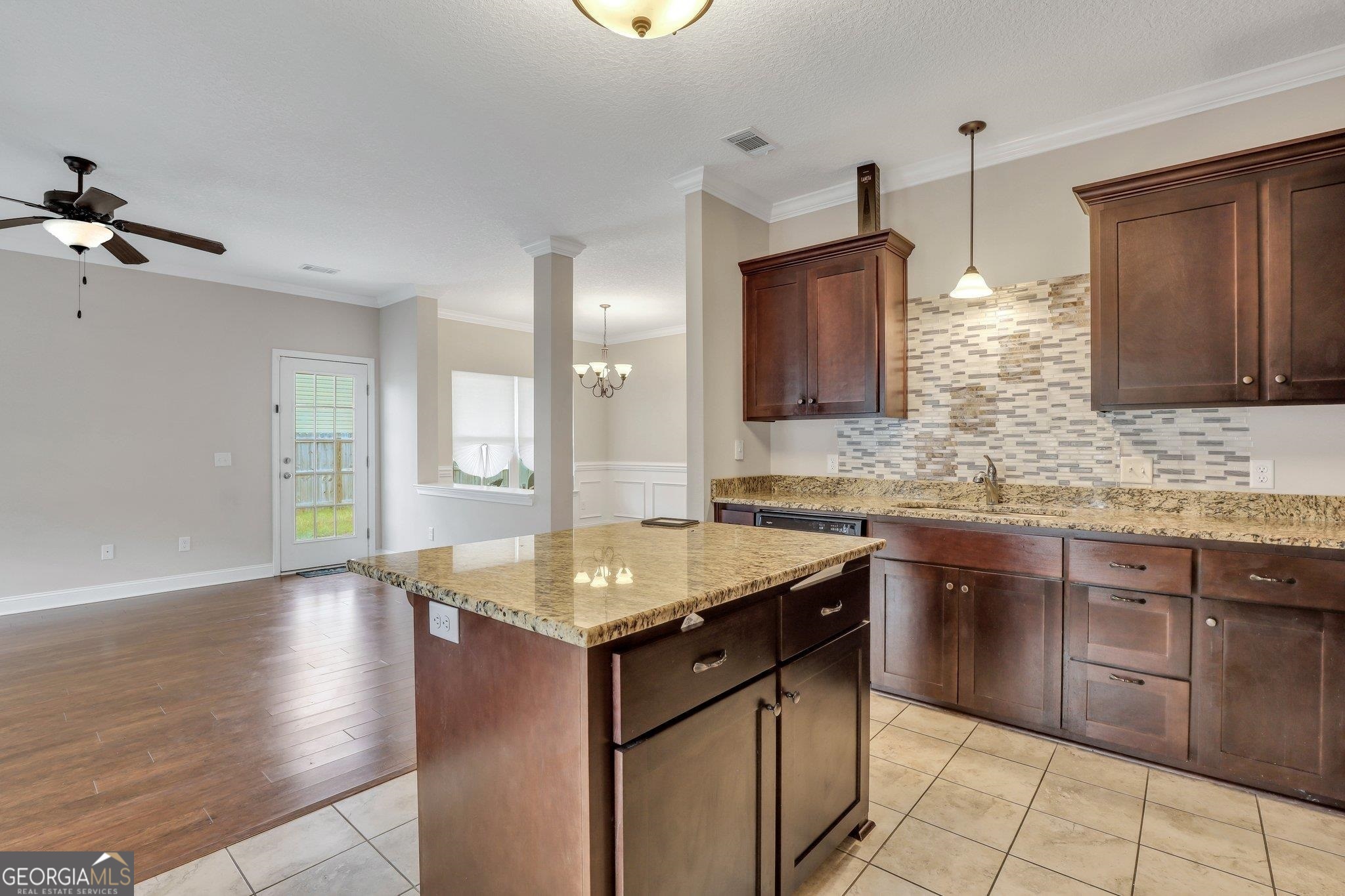 106 Thorp Circle Property Photo 10