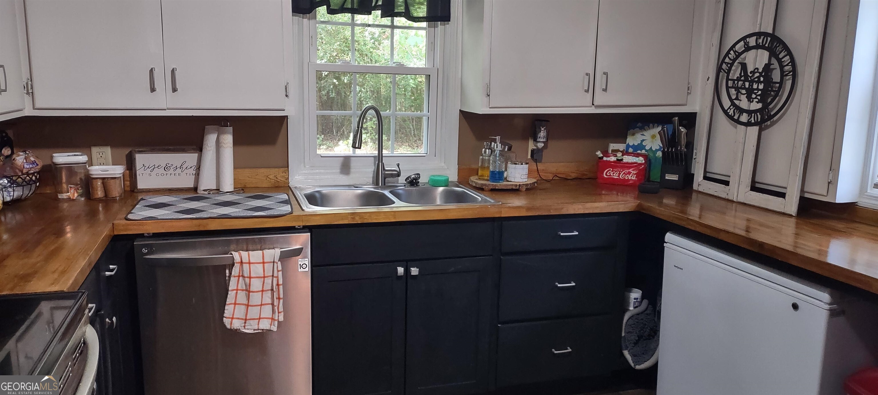 1425 Buster Miller Road Property Photo 3