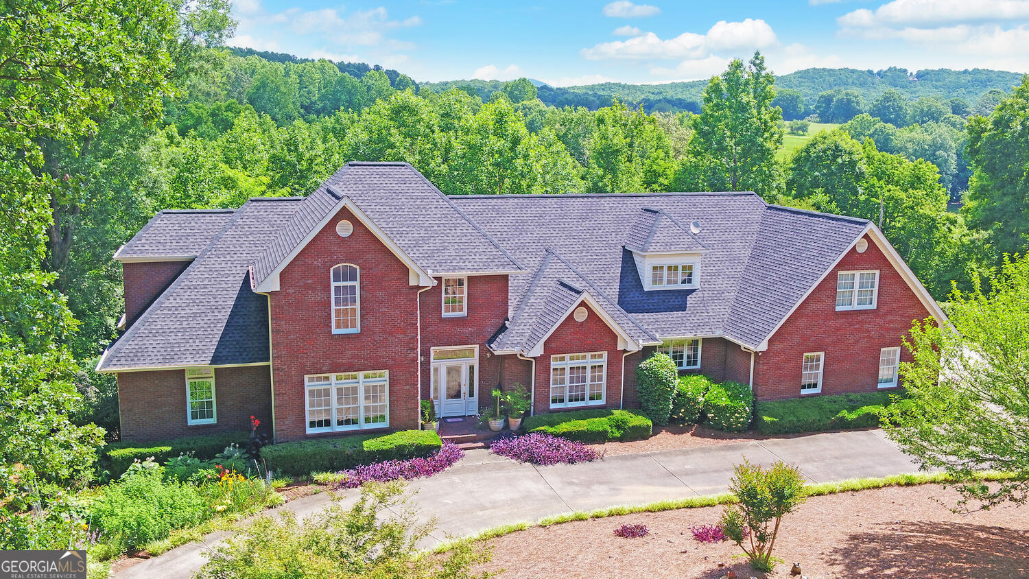 135 Winter Court Property Photo 1