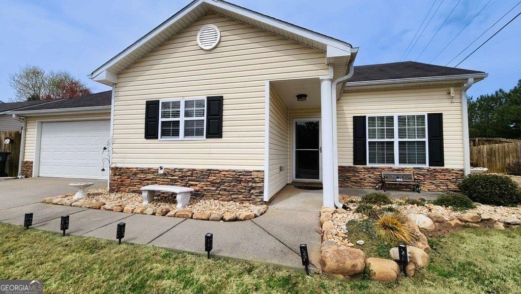 12 Angela Lane Property Photo 2
