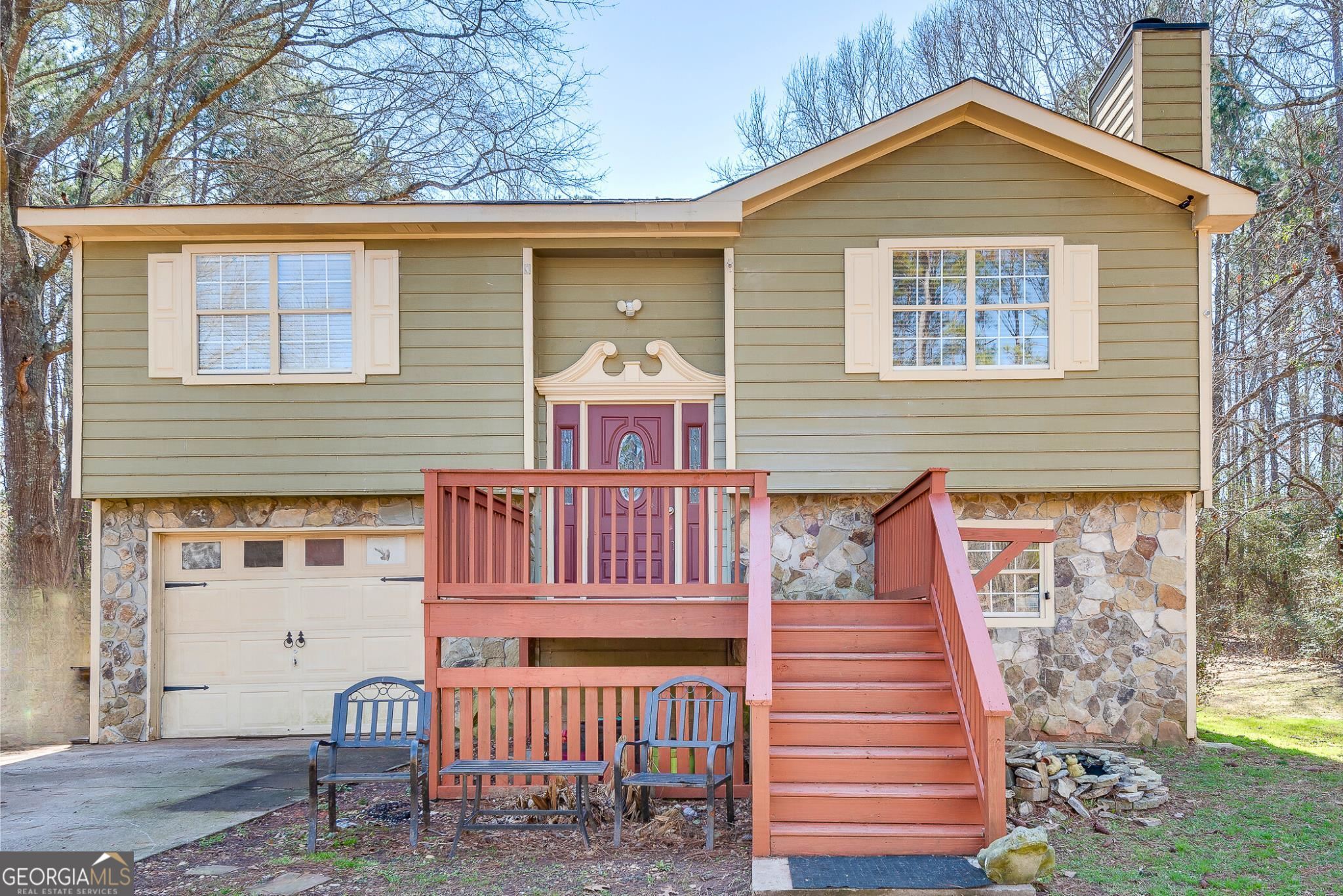 90 East Country Woods Drive Property Photo 1