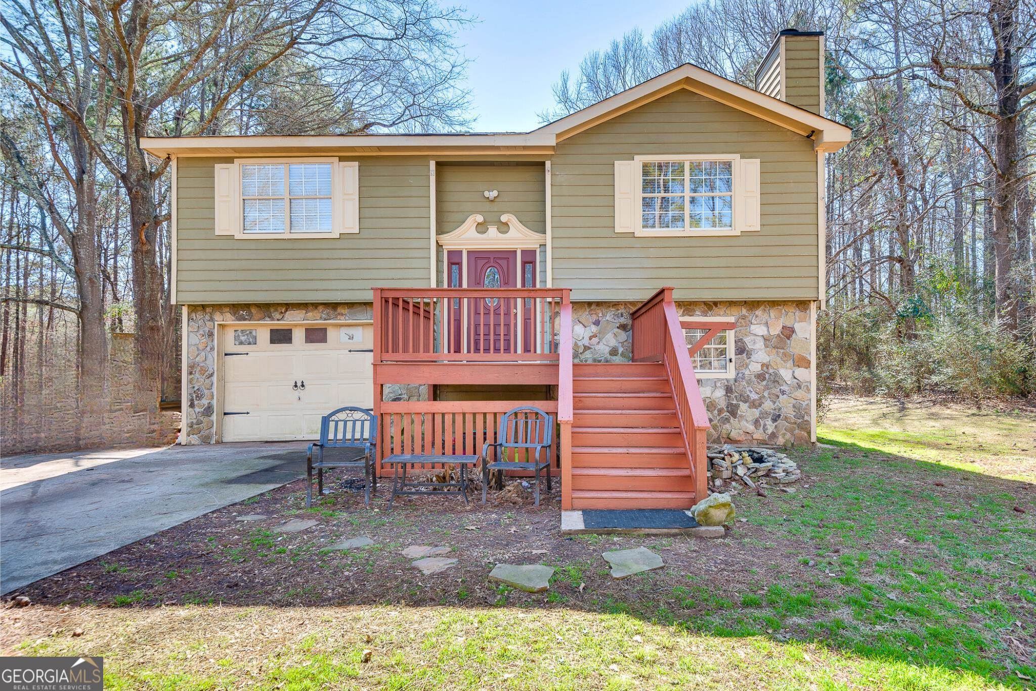 90 East Country Woods Drive Property Photo 2