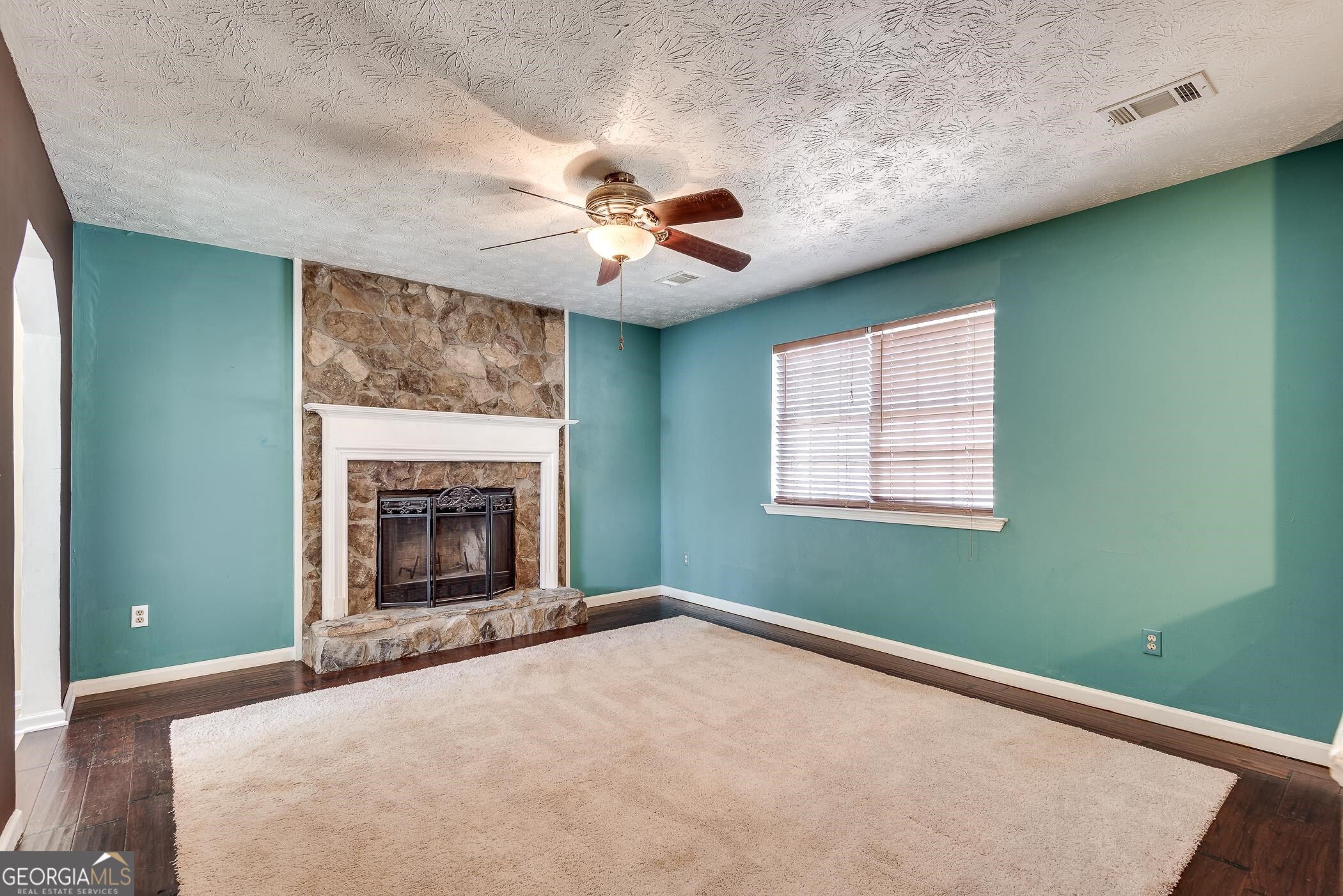 90 East Country Woods Drive Property Photo 7