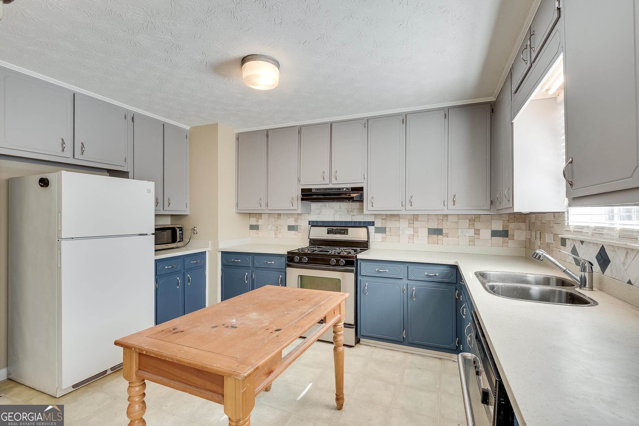 90 East Country Woods Drive Property Photo 13