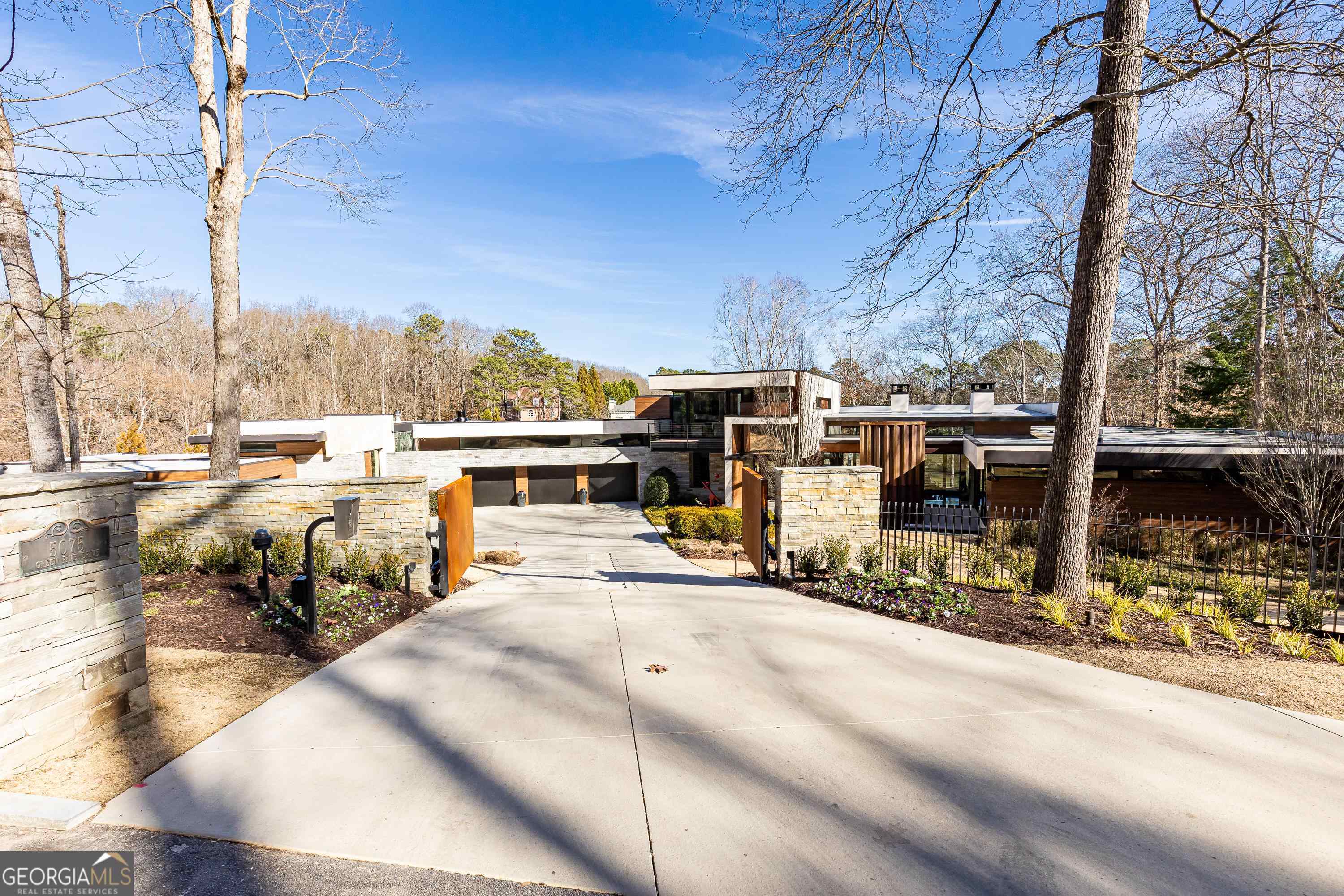 5075 Green Pine Drive Property Photo 3
