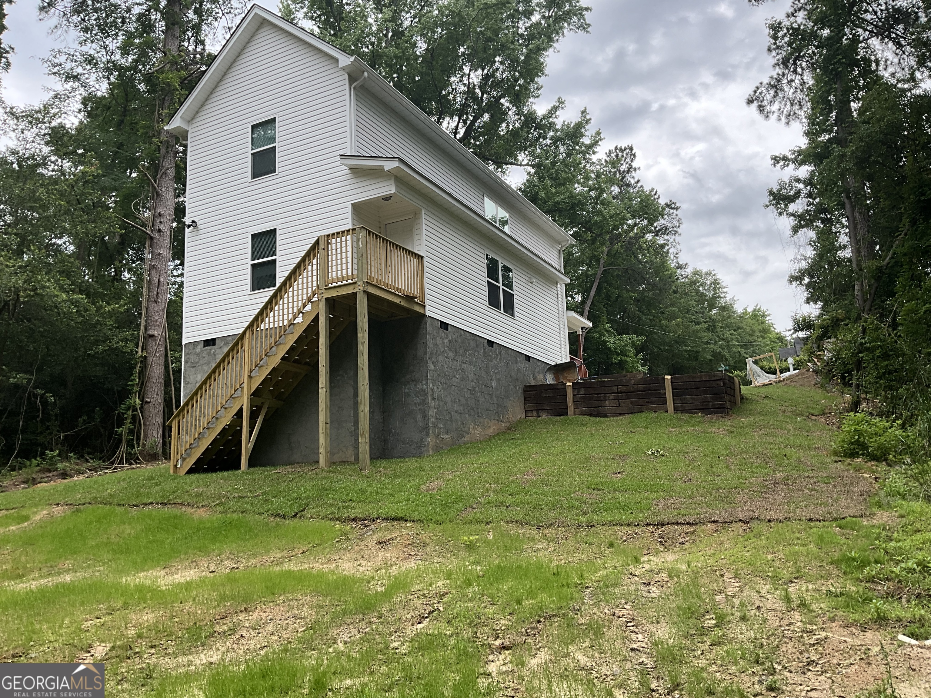 320 Adams Avenue Property Photo 3