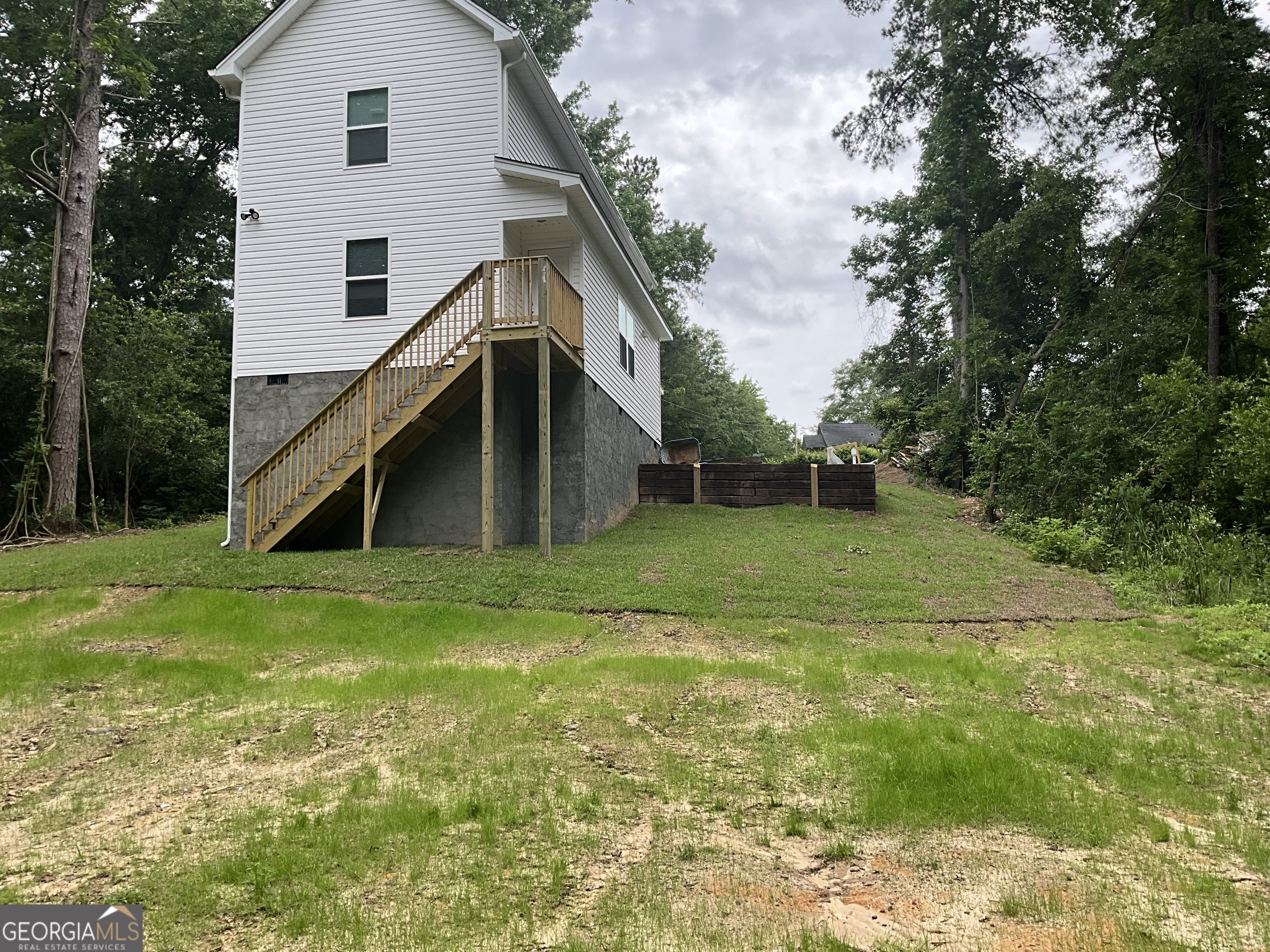 320 Adams Avenue Property Photo 4
