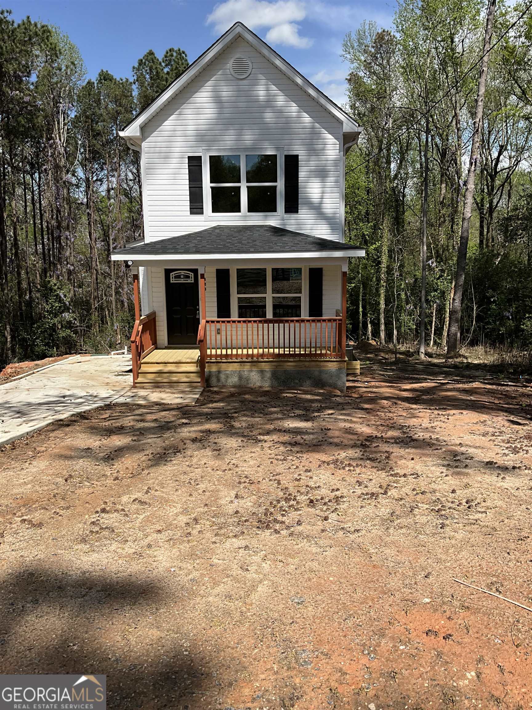 320 Adams Avenue Property Photo 6
