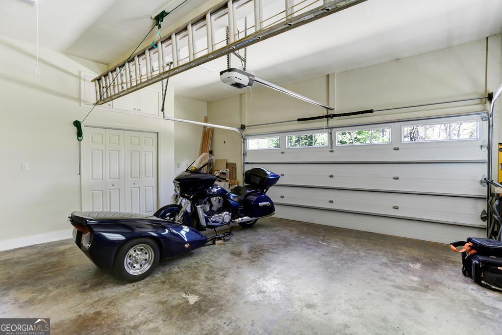 935 White Oak Drive Property Photo 35