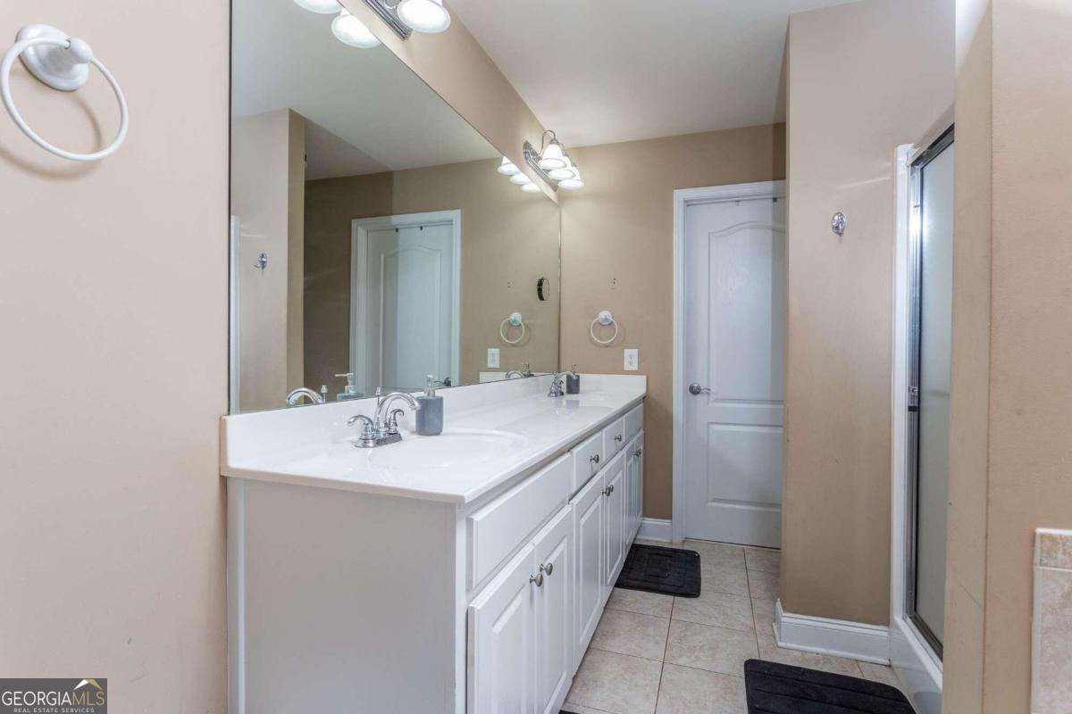 1081 Ruby Way Property Photo 21