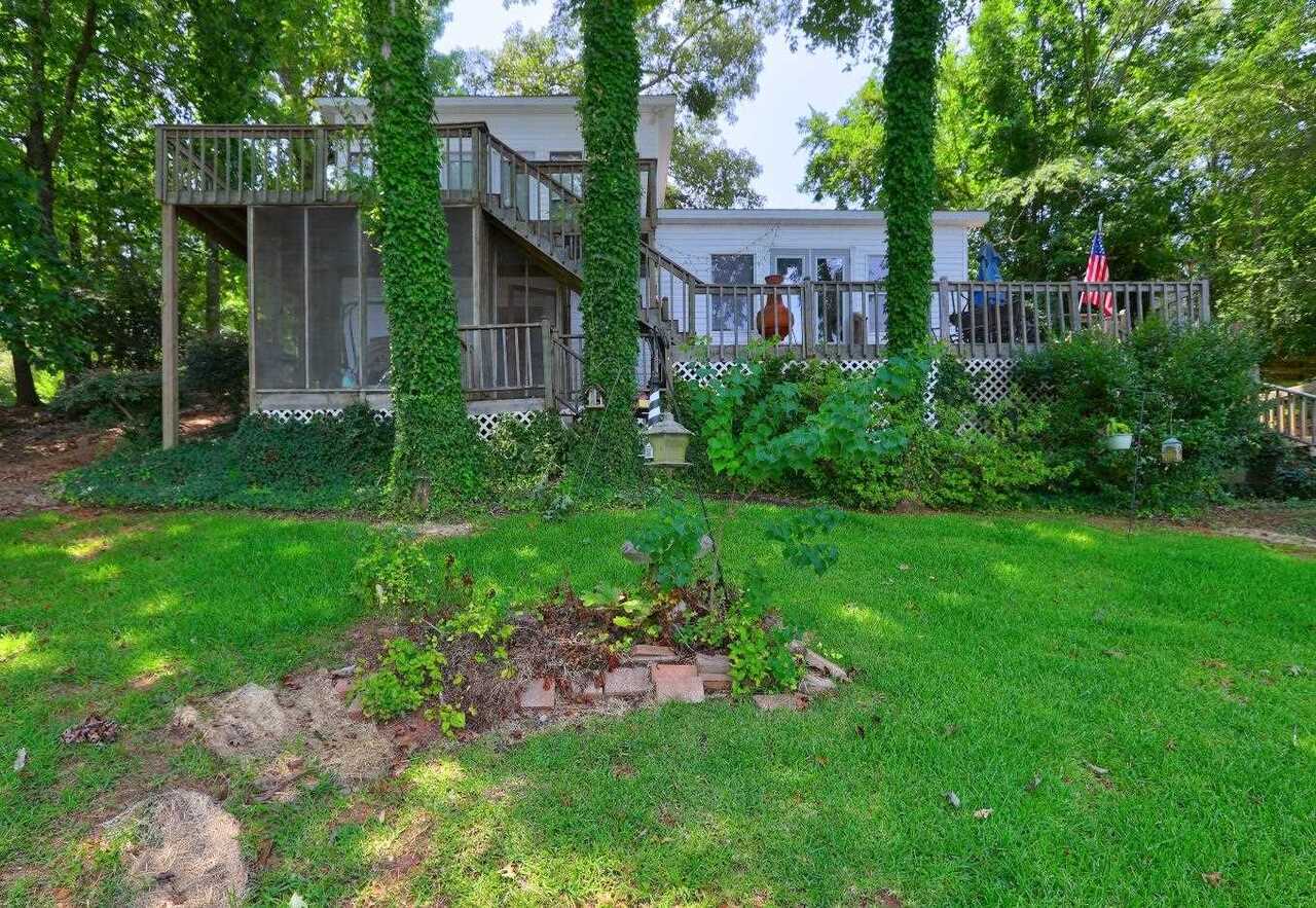 249 Lakeshore Drive Property Photo 1