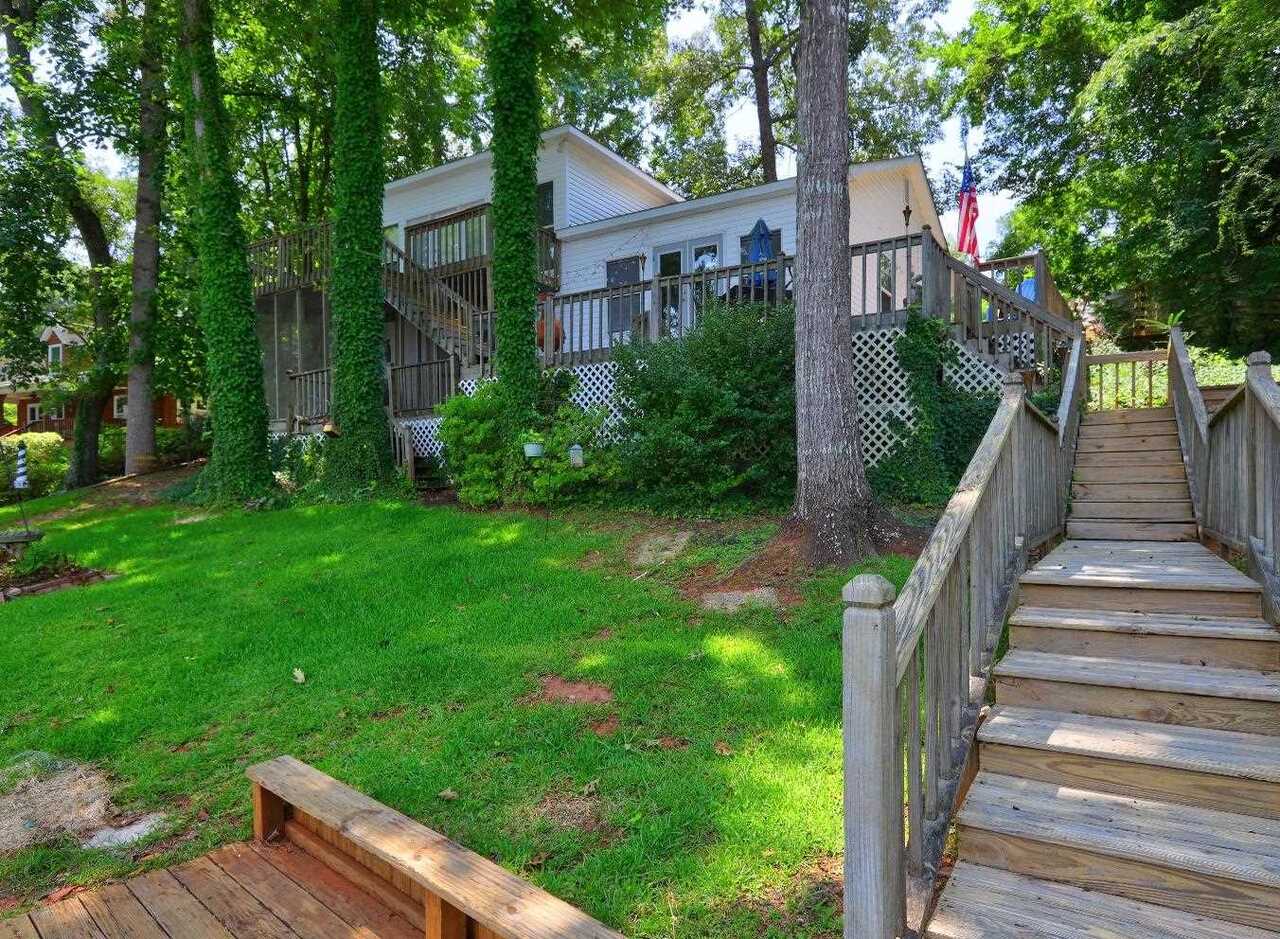 249 Lakeshore Drive Property Photo 2