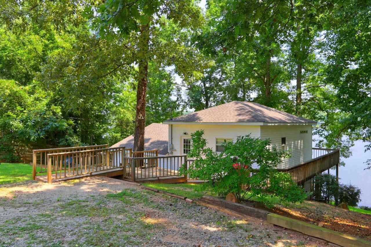249 Lakeshore Drive Property Photo 4