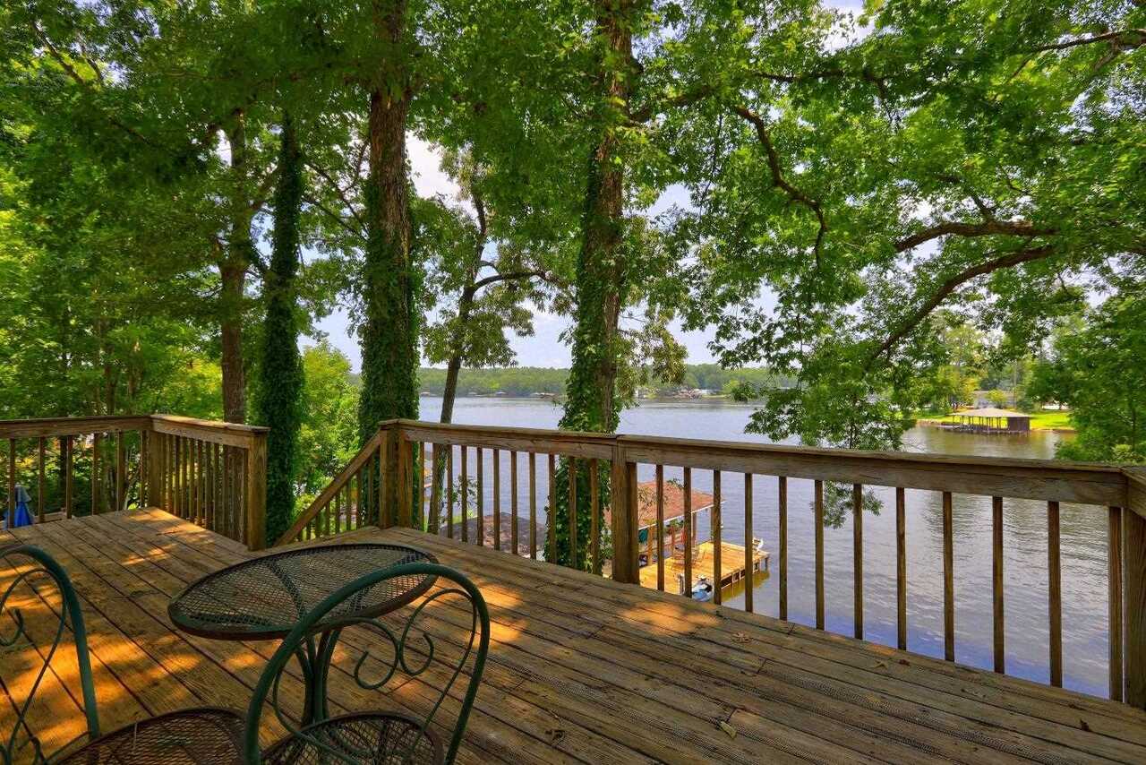 249 Lakeshore Drive Property Photo 16